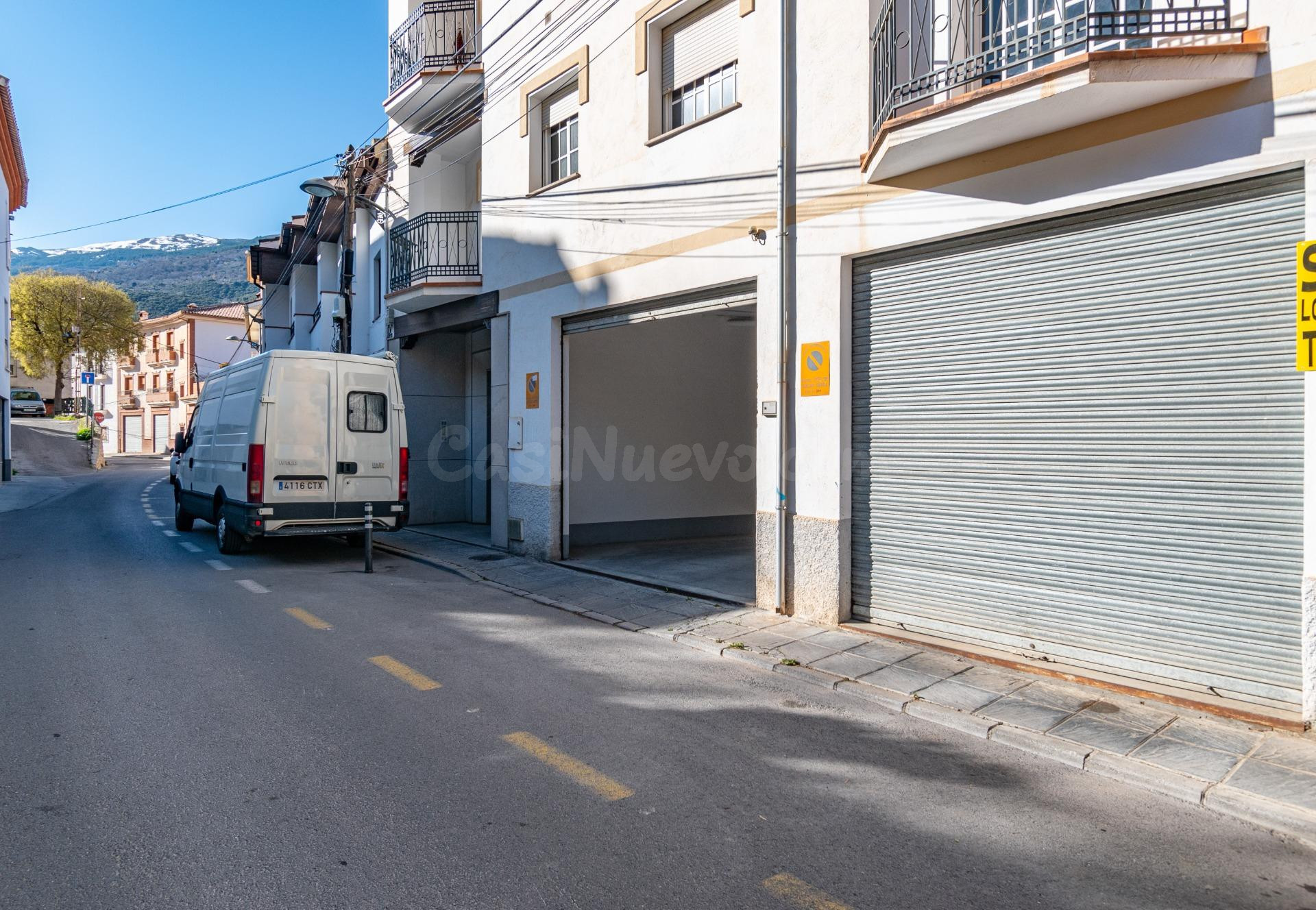Local con 238m2 en centro de Guejar Sierra