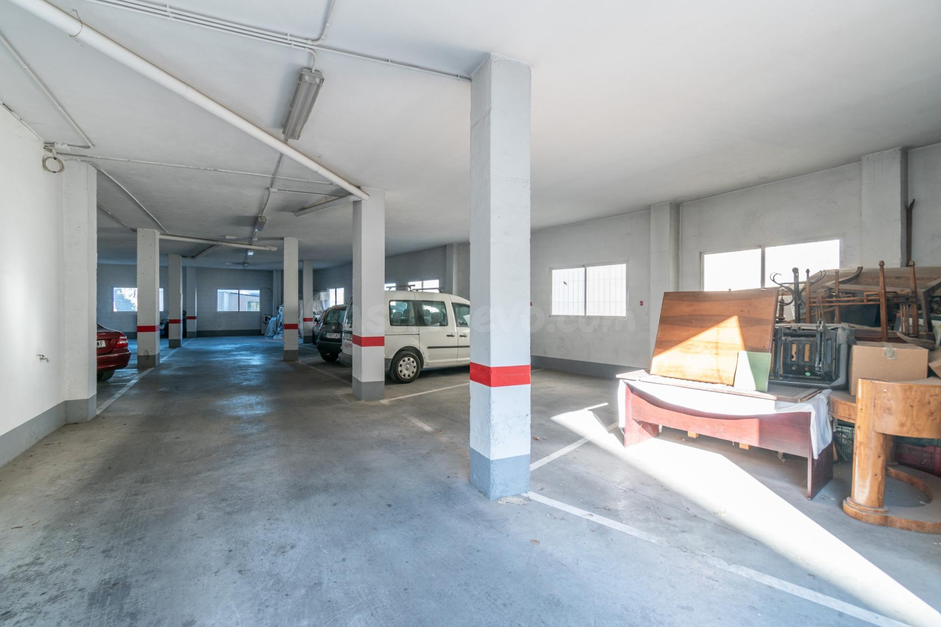 Local con 238m2 en centro de Guejar Sierra - foto 3