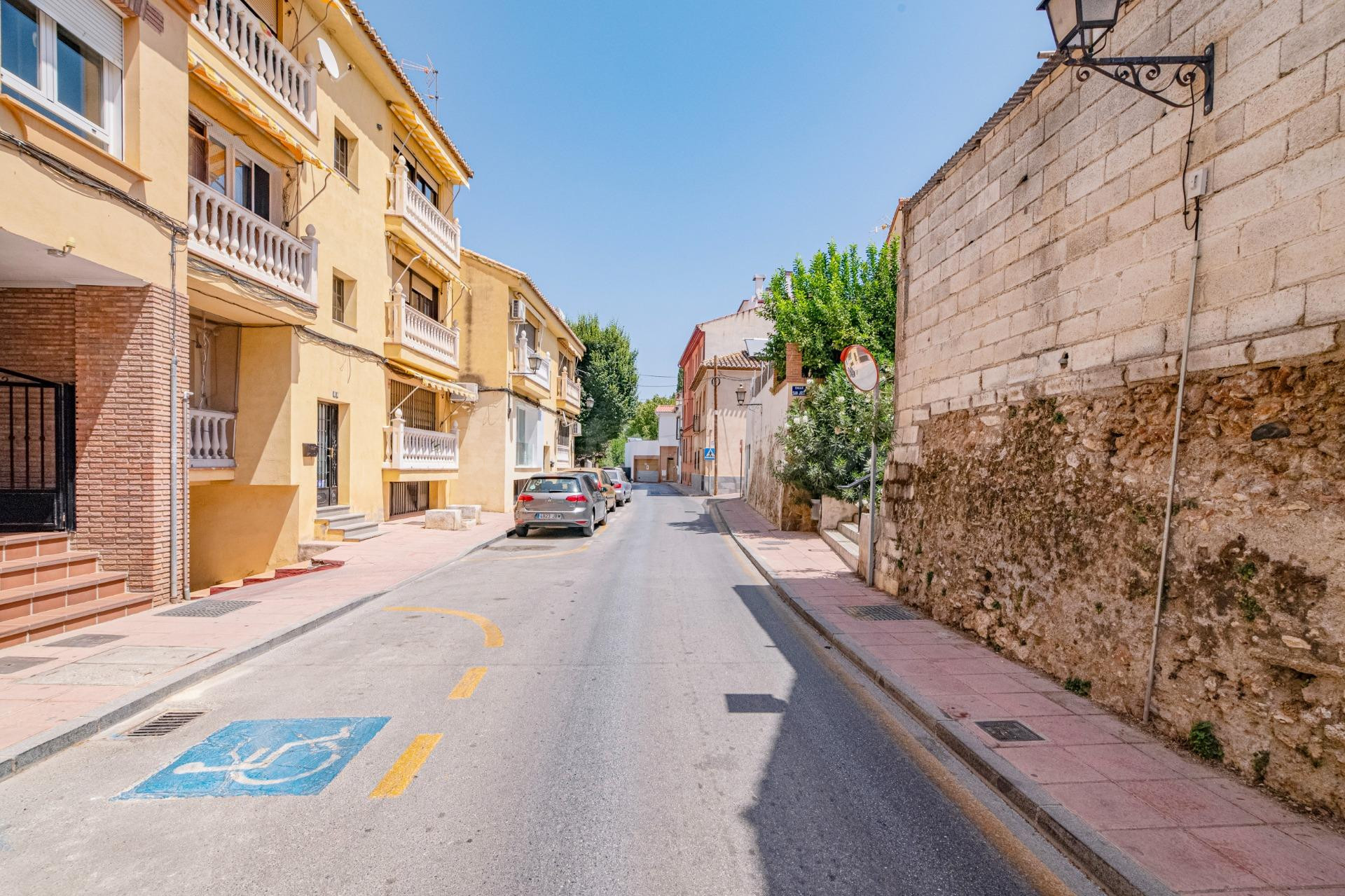 PISO COMPLETO EN LA ZUBIA - foto 2