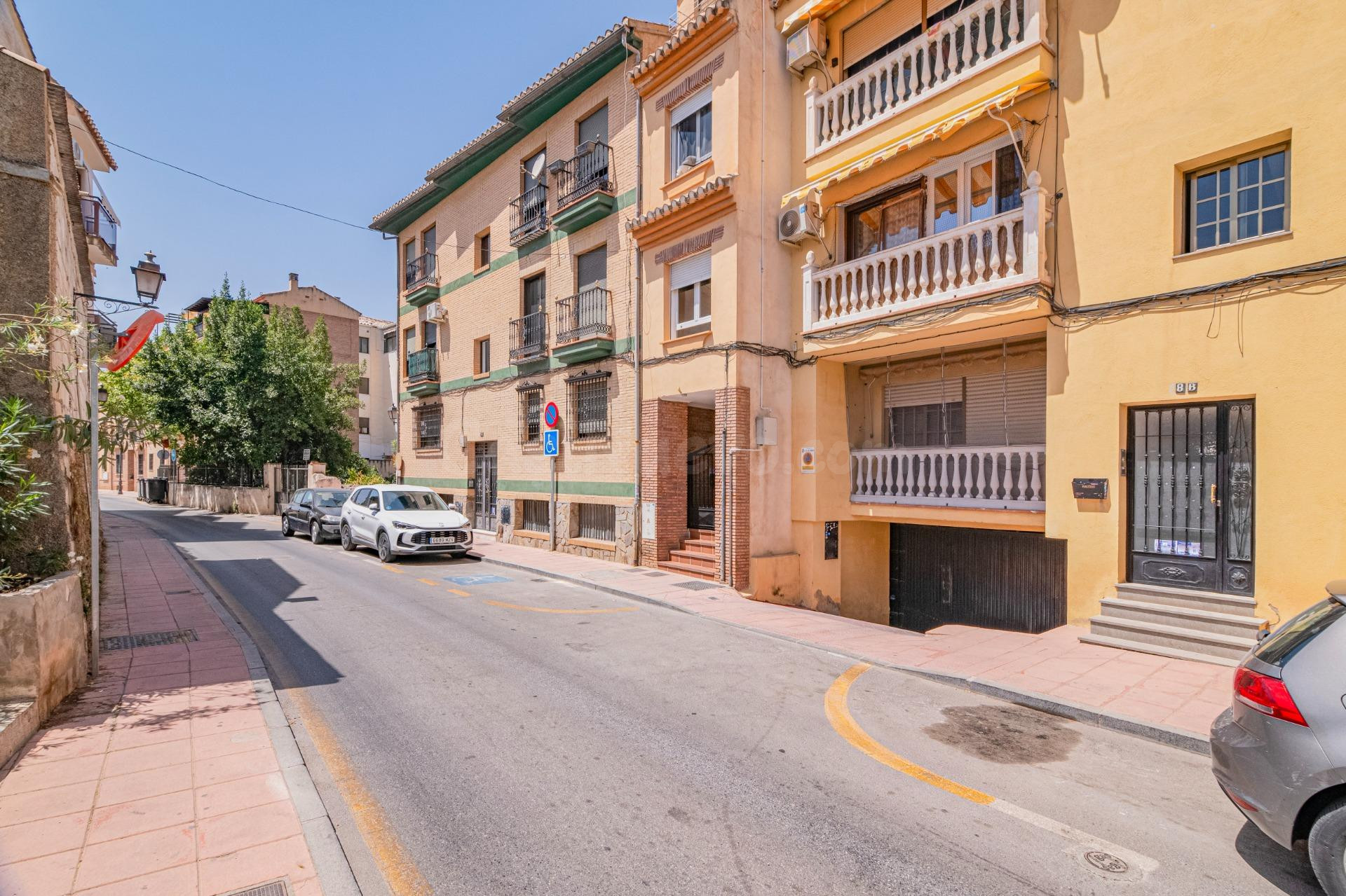 PISO COMPLETO EN LA ZUBIA - foto 4