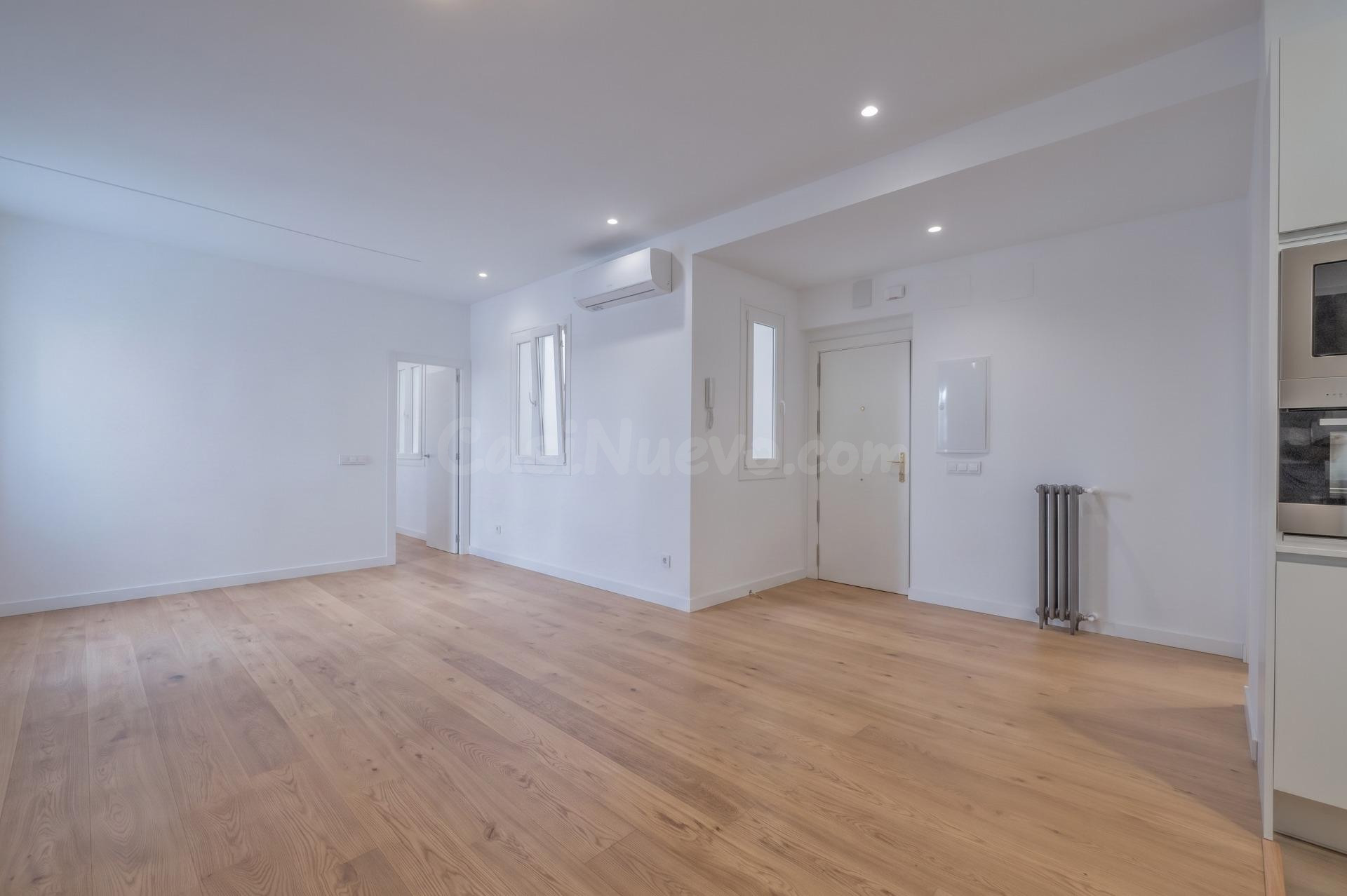 Luminoso y moderno piso de 4 dormitorios y 2 baños. Buen edi - foto 4