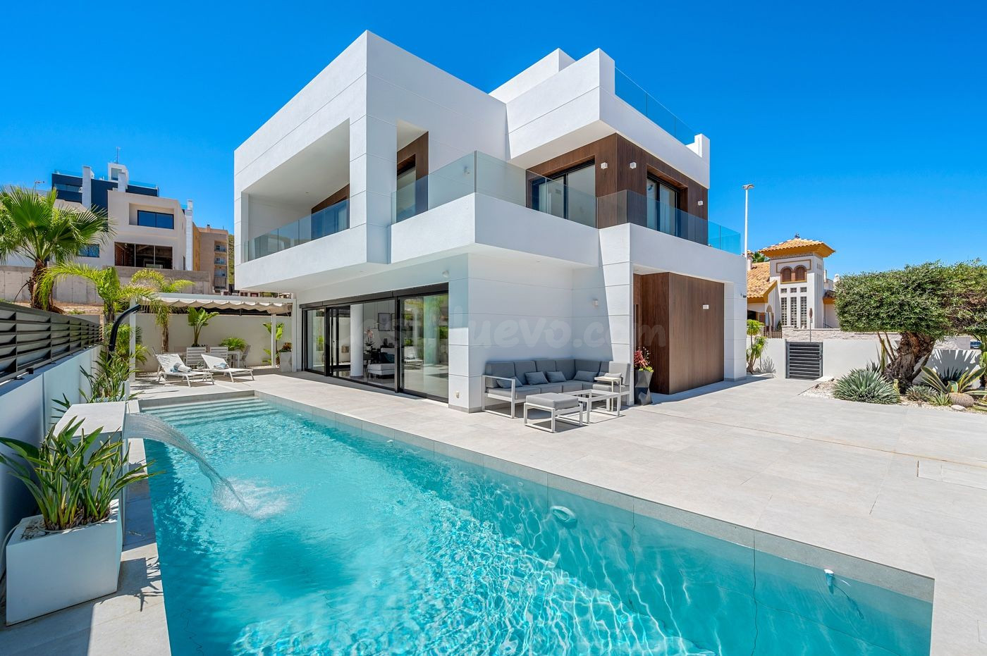 Moderna Villa de 4 Dormitorios en Guardamar del Segura