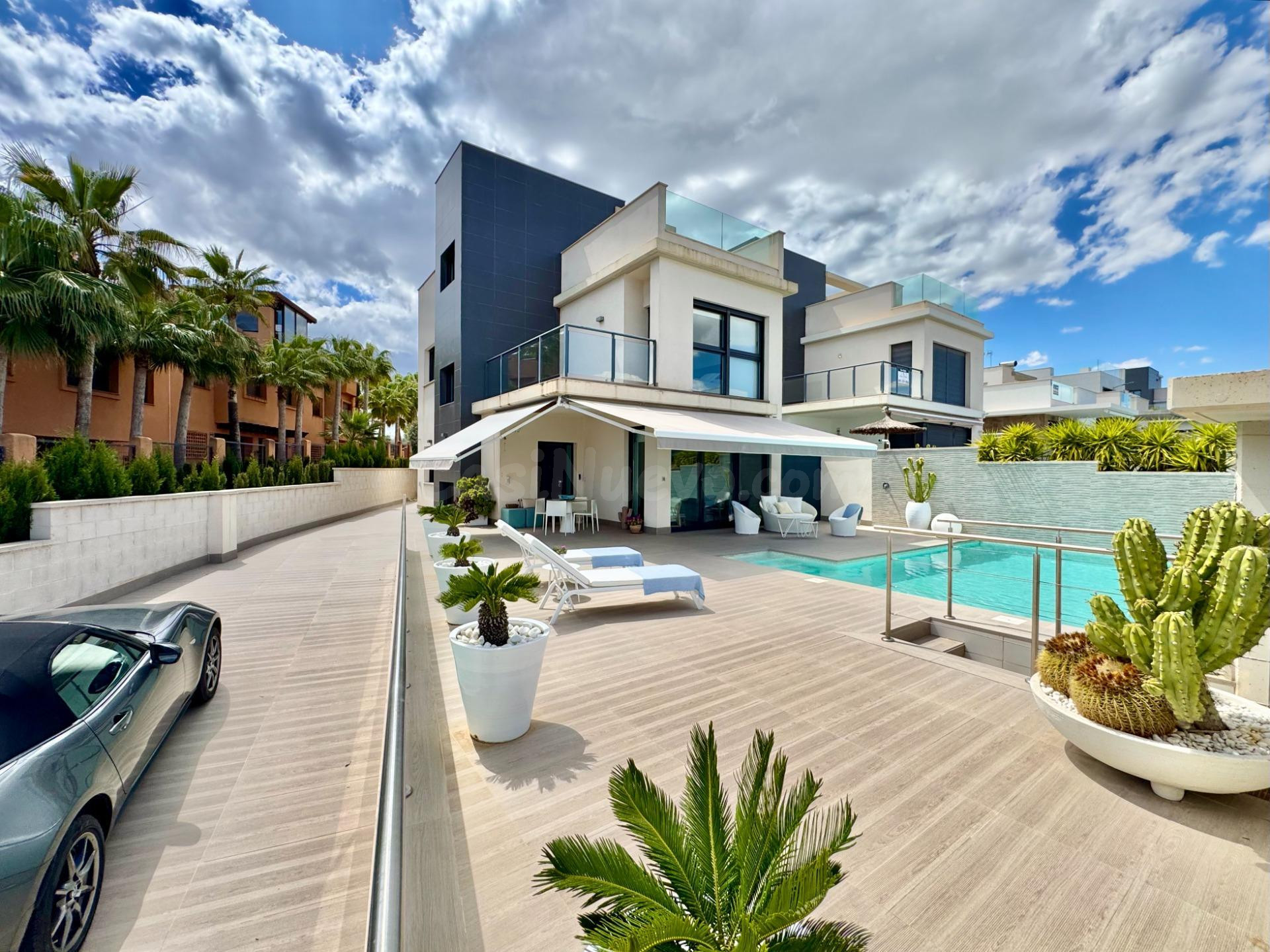 Villa 4 habitaciones 252m² en venta - Bellavista