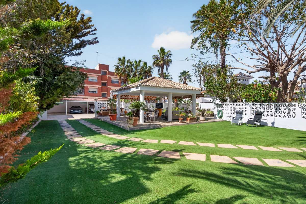 Villa 3 habitaciones 308m² en venta - Lo Pagán