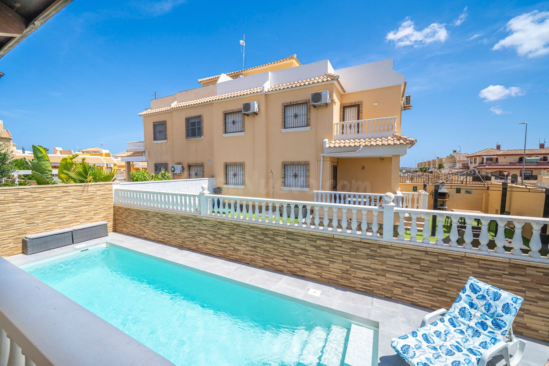 Magnífico chalet con piscina privada y solárium en Rojales - foto 3
