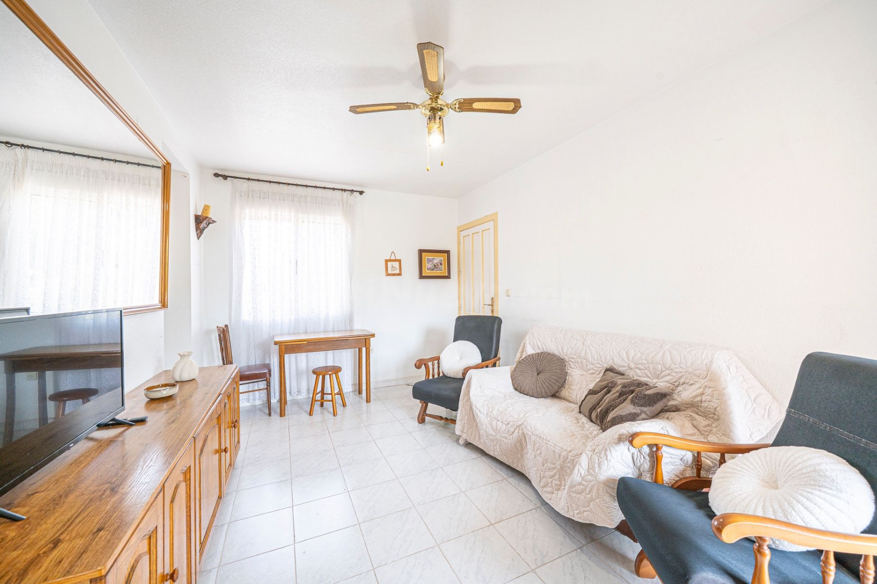 Ático de 2 dormitorios en Torrevieja - foto 4