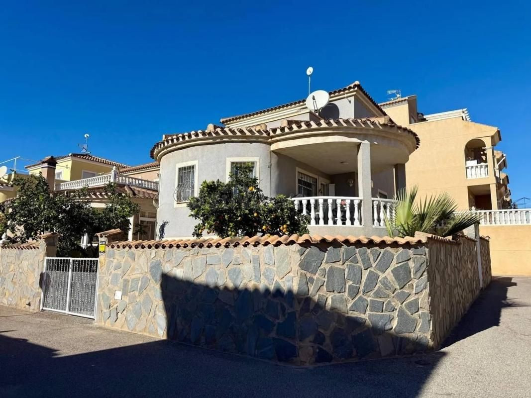 Villa 4 habitaciones 191m² en venta - Punta Prima