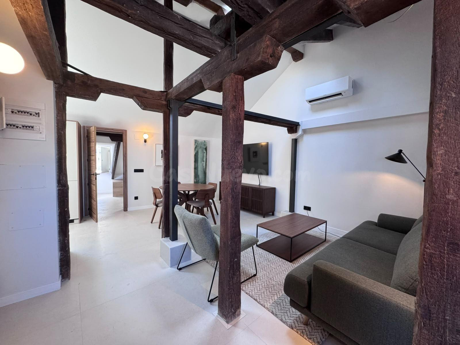 Exclusiva vivienda exterior a estrenar junto a la Puerta del Sol