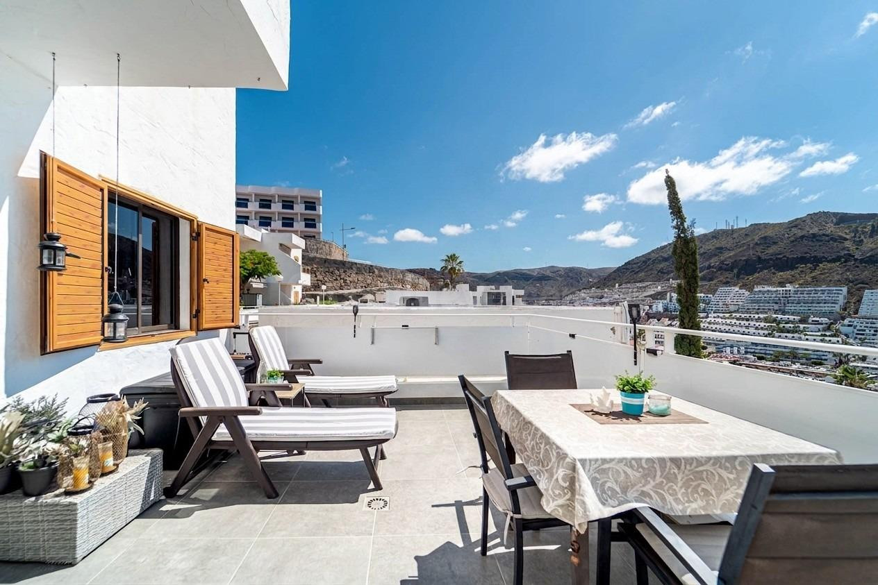 ¡Luminoso apartamento de esquina con gran terraza privada en