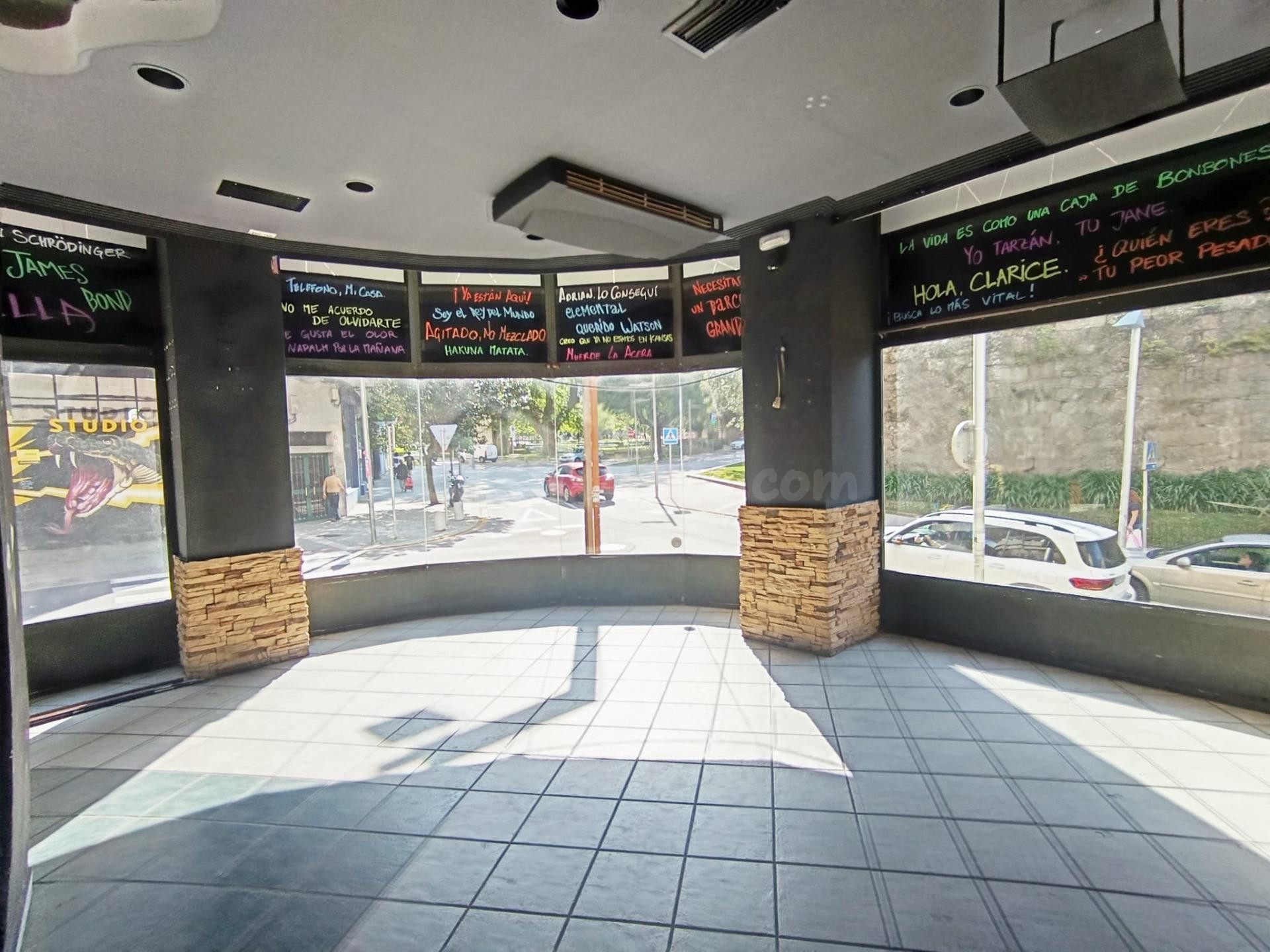 ¡Oportunidad en el corazón de la ciudad! Local comercial en  - foto 2