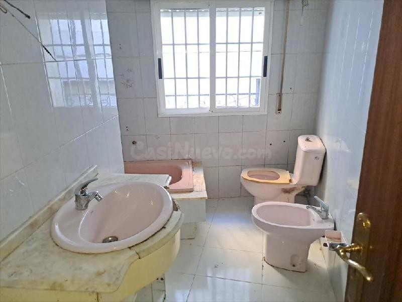 Casa propiedad de entidad bancaria en Marín para reforma int - foto 4
