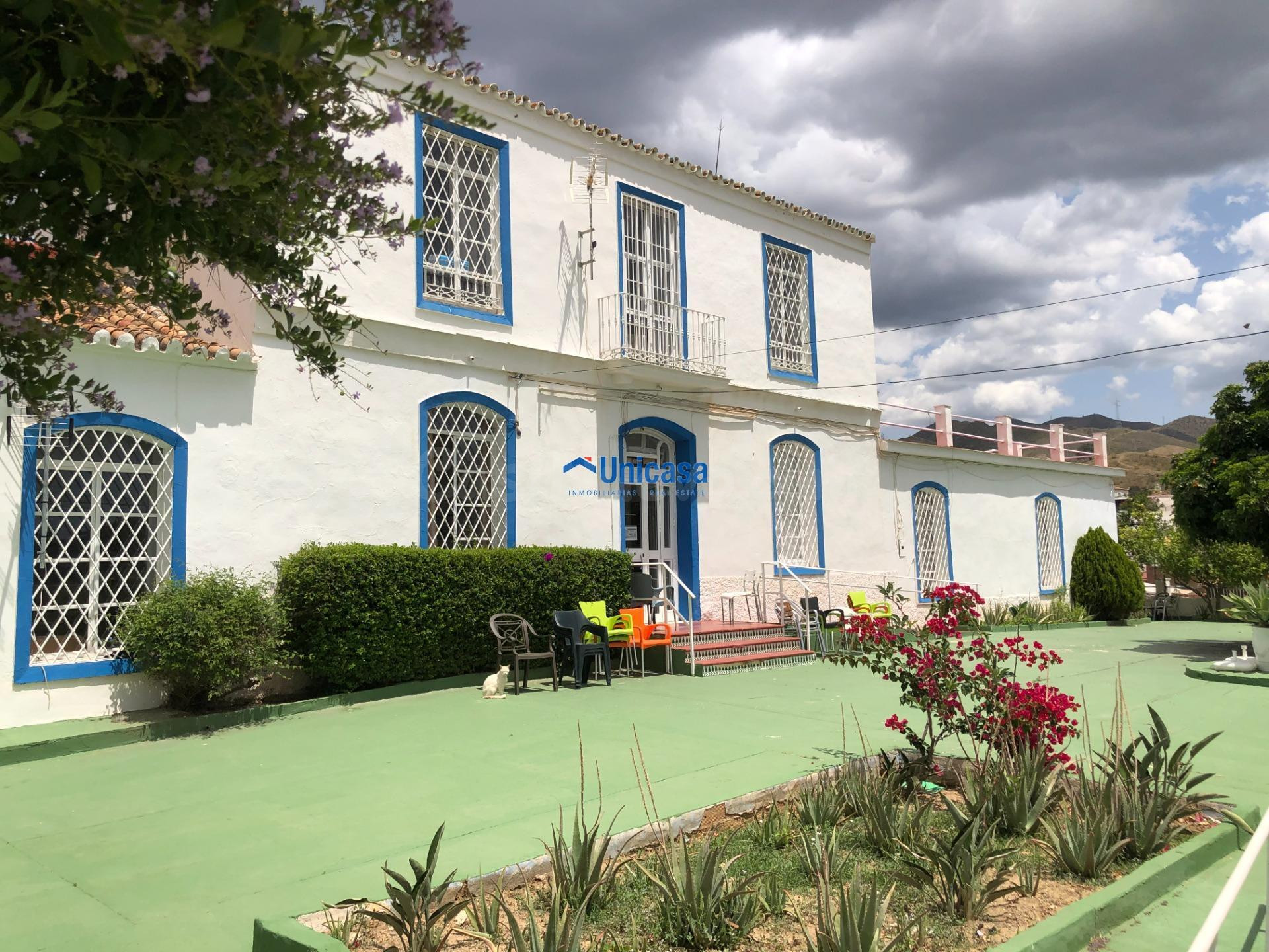 Gran caserón con parcela en Puerto de la Torre – Oportunidad - foto 2