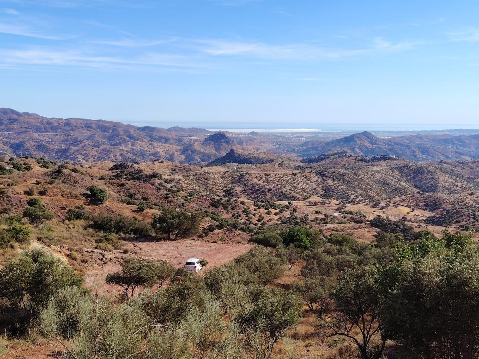 Finca rústica con vistas panorámicas a Málaga y la Costa – A - foto 2