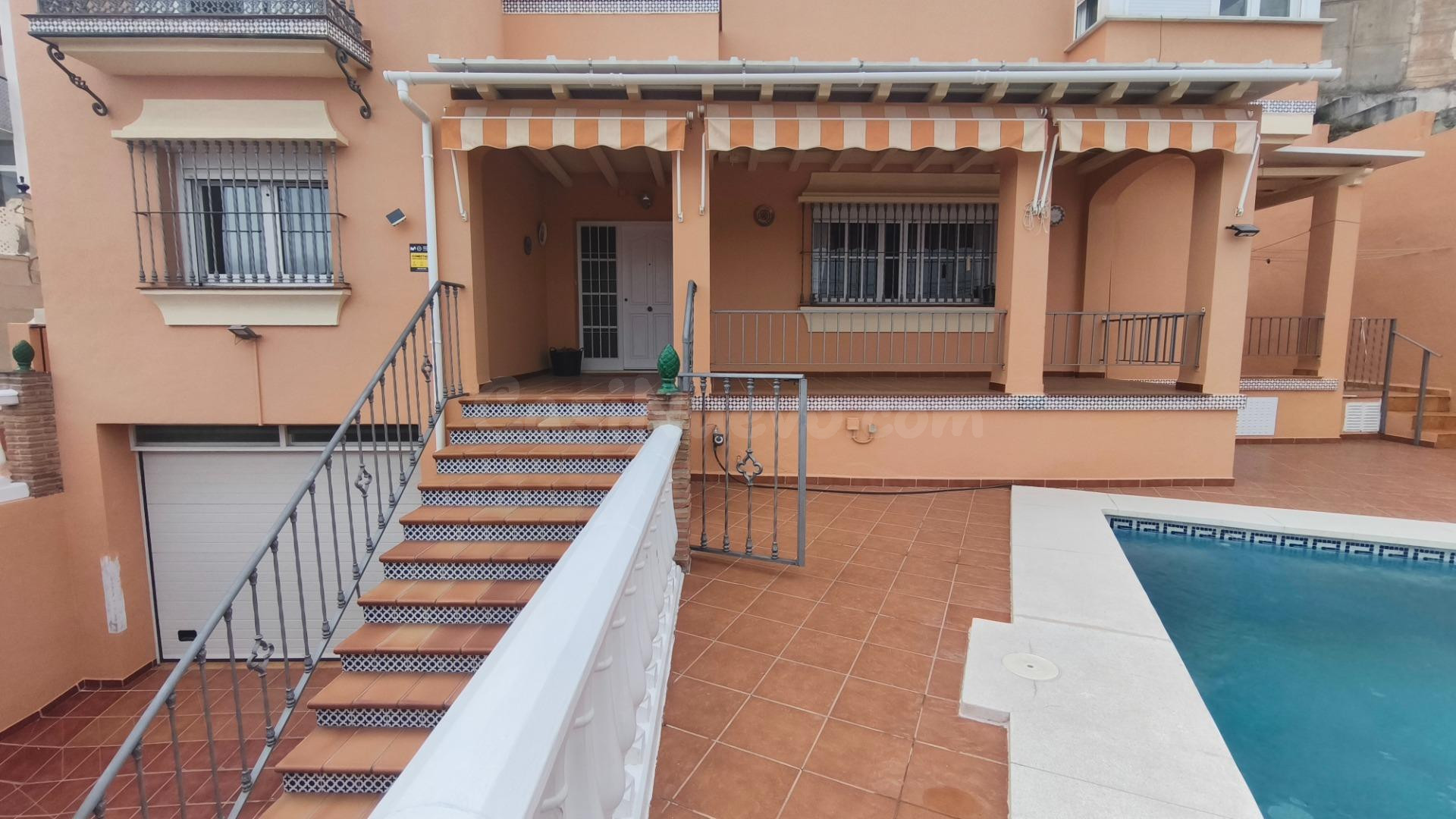 Chalet independiente con piscina privada en zona Torremar, P - foto 3