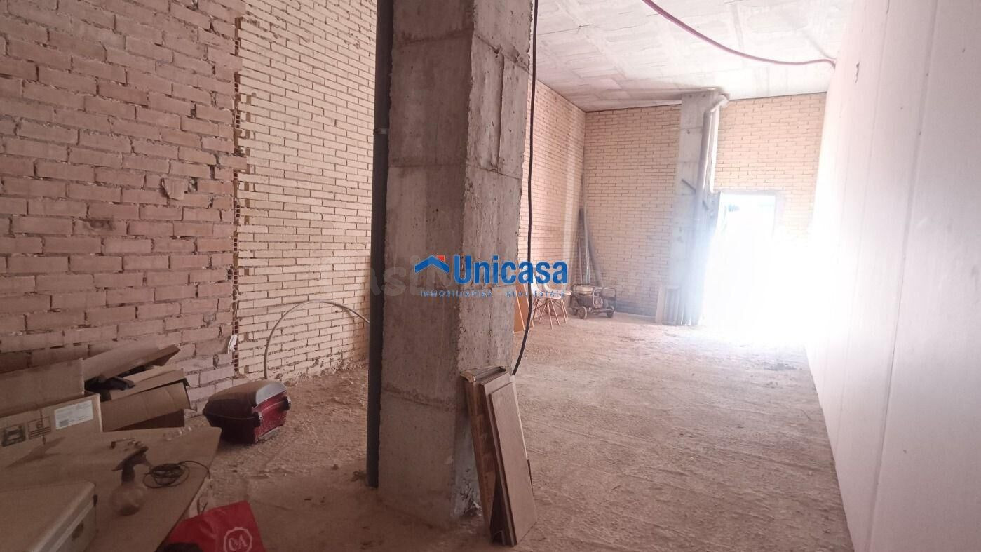 Local comercial muy visible junto a Hipercor con gran potenc - foto 2