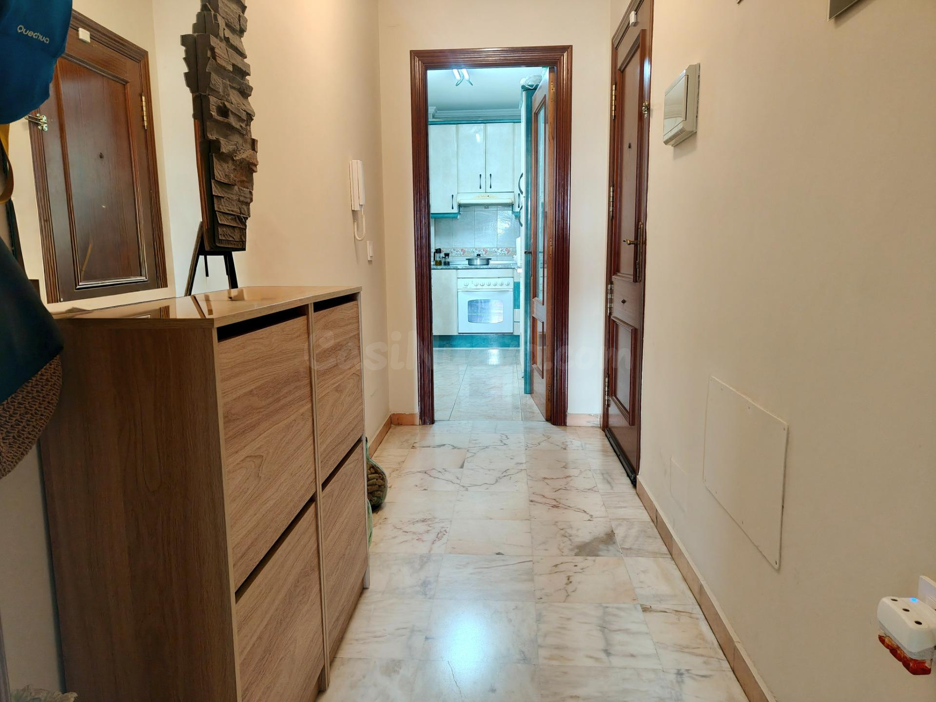 Piso de tres habitaciones con garaje en Cortijo Alto - foto 2