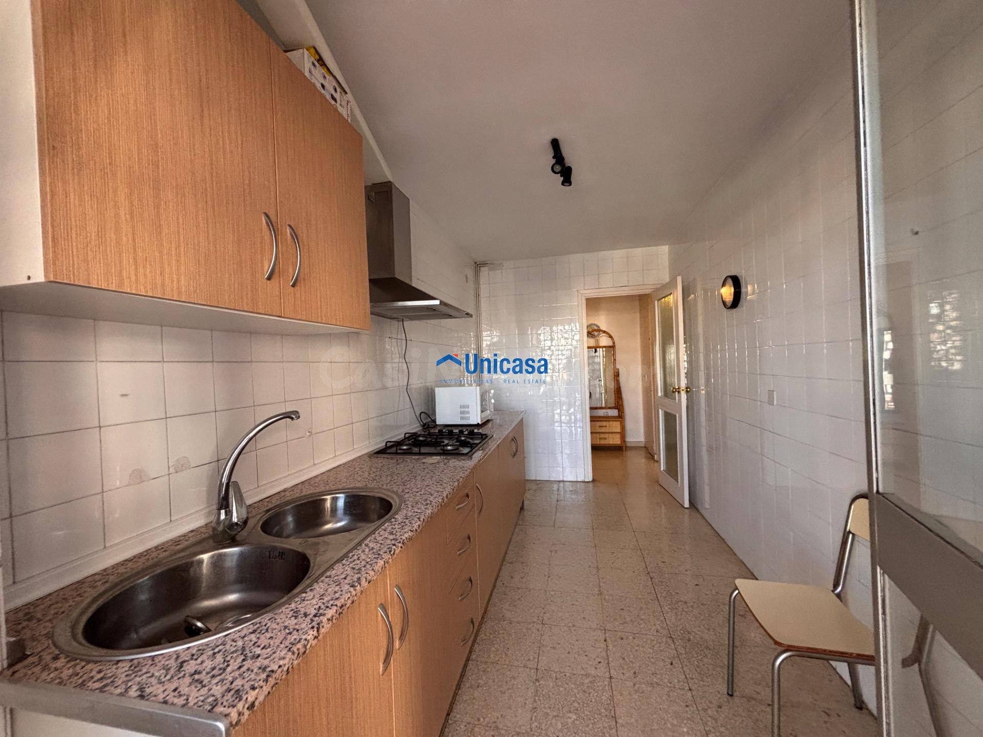 Piso con terraza y amplio garaje en Las Chapas (Elcano–Gamar - foto 3