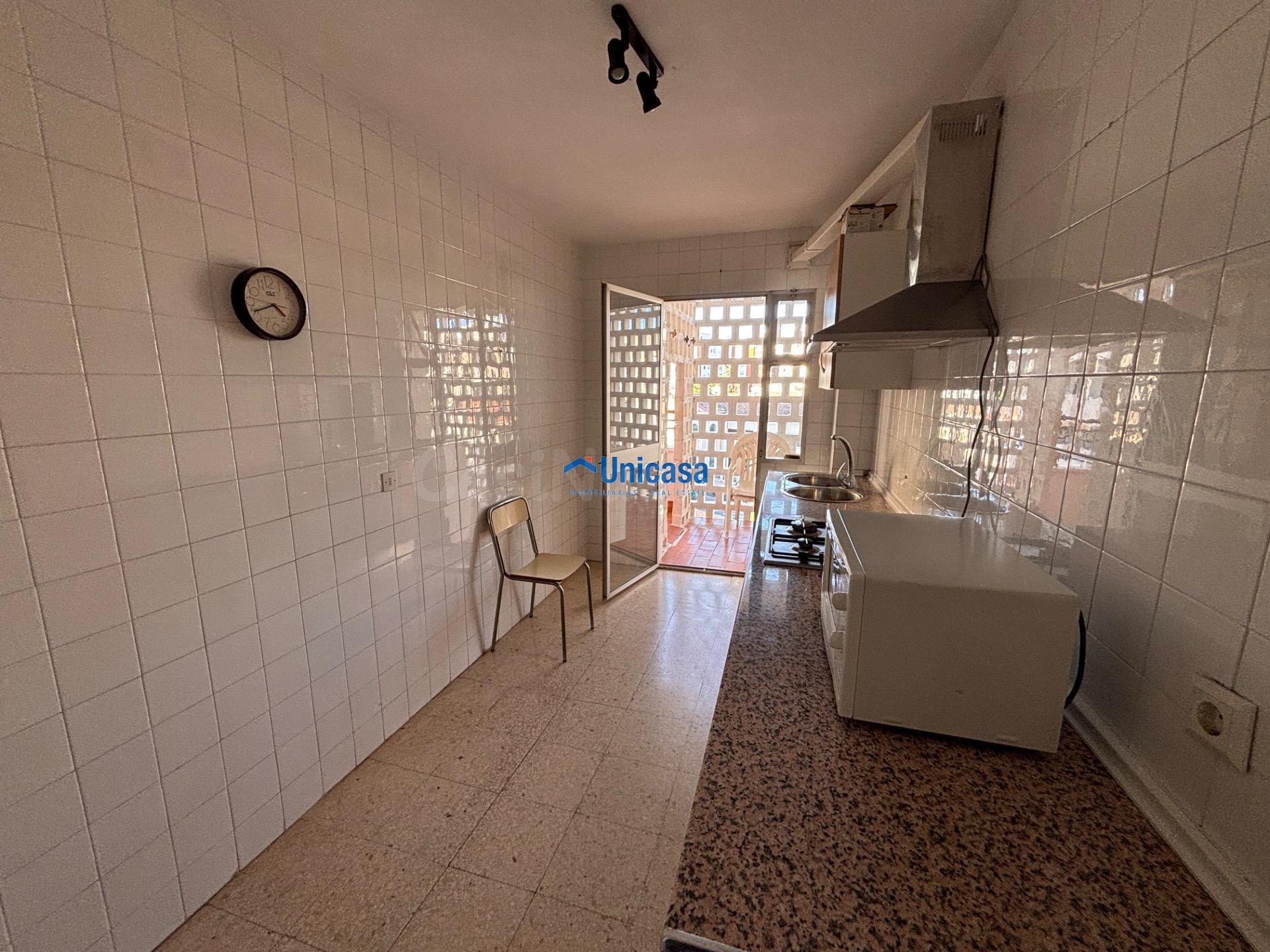 Piso con terraza y amplio garaje en Las Chapas (Elcano–Gamar - foto 5