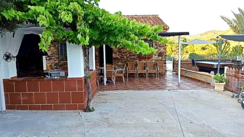 FINCA RÚSTICA DE ENSUEÑO CON PISCINA, BARBACOA Y VISTAS PANO - foto 4