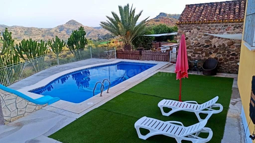 FINCA RÚSTICA DE ENSUEÑO CON PISCINA, BARBACOA Y VISTAS PANO - foto 5