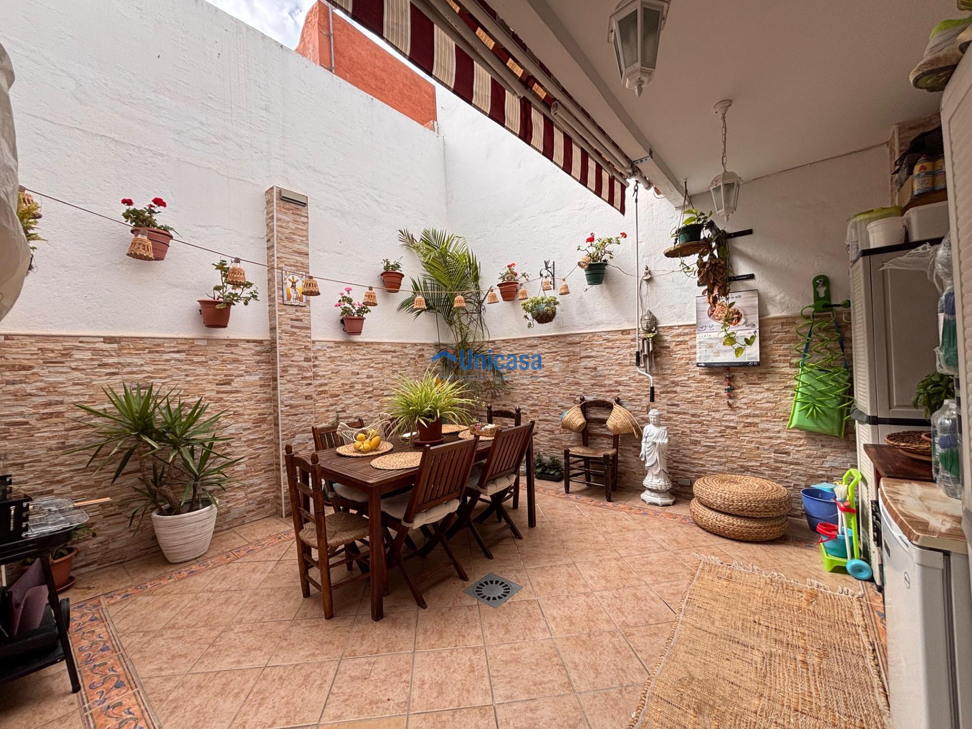 AMPLIA CASA A 10 MINUTOS DE MÁLAGA ✨