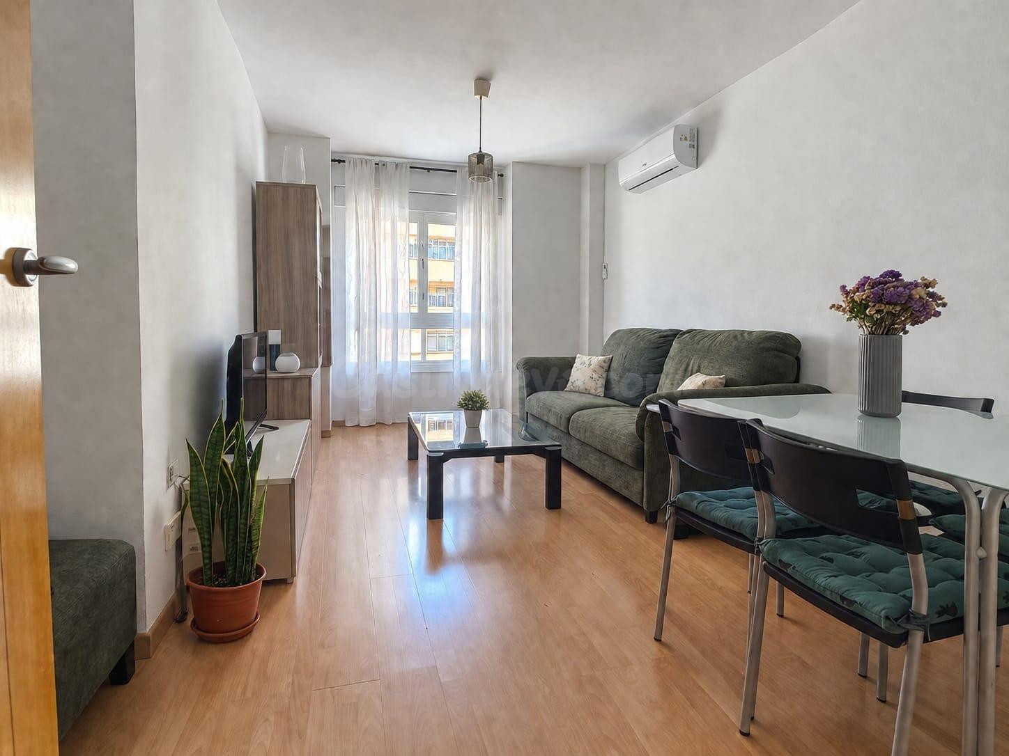 ✨ ¡Tu primera vivienda con TODO lo que necesitas! Garaje, trastero y terraza privada a un paso del Centro de Málaga.