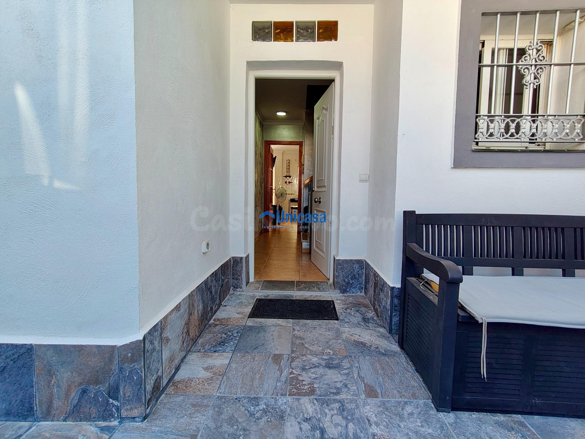 Mucho más que una casa: espacio, piscina y dos estudios inde - foto 2