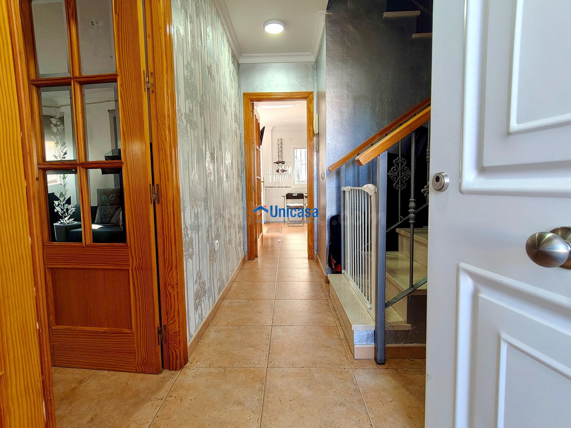 Mucho más que una casa: espacio, piscina y dos estudios inde - foto 3