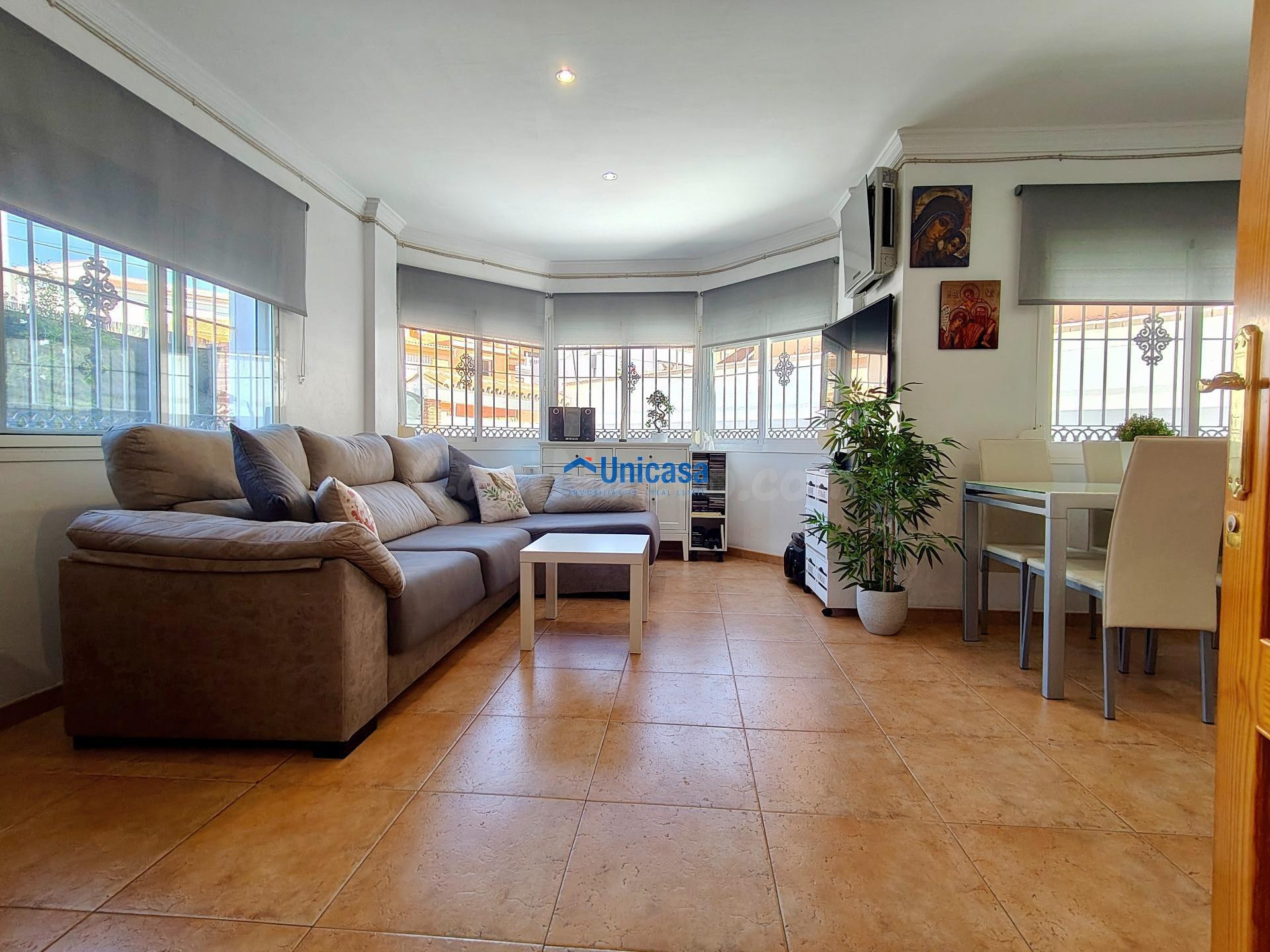 Mucho más que una casa: espacio, piscina y dos estudios inde - foto 5