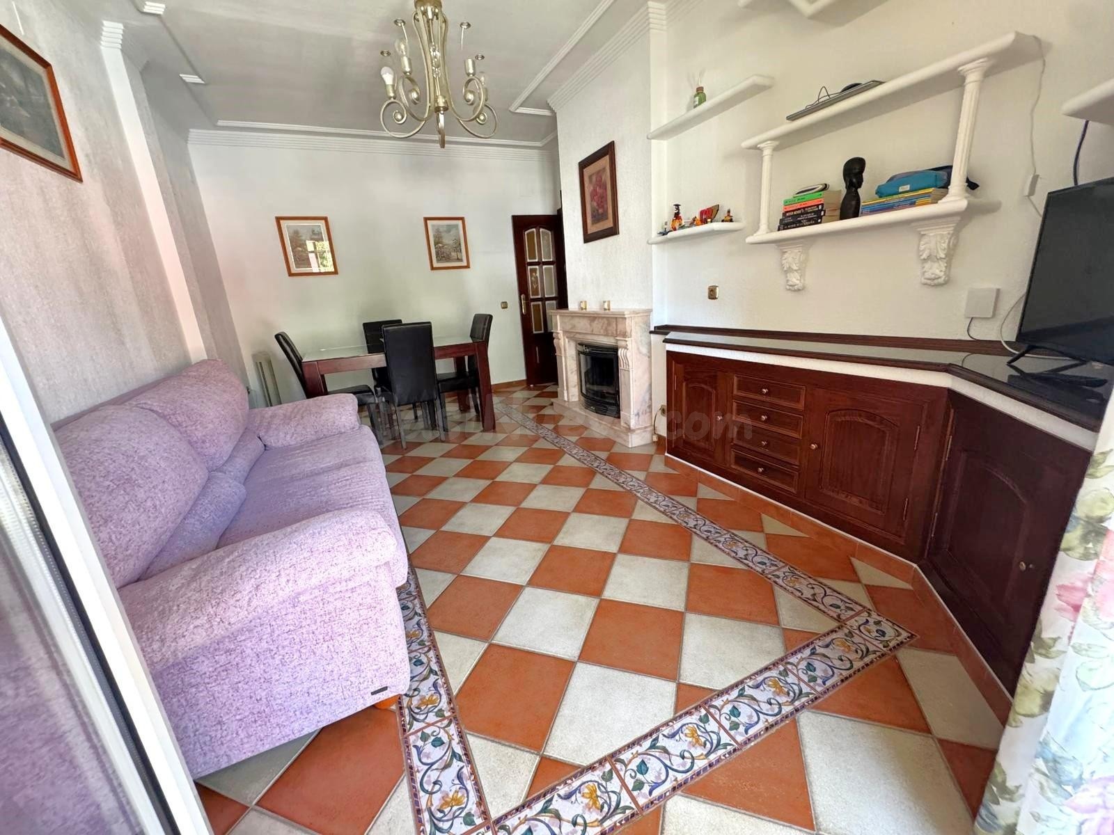Magnífica vivienda en Barriada San Sebastián, a solo 350 met - foto 2
