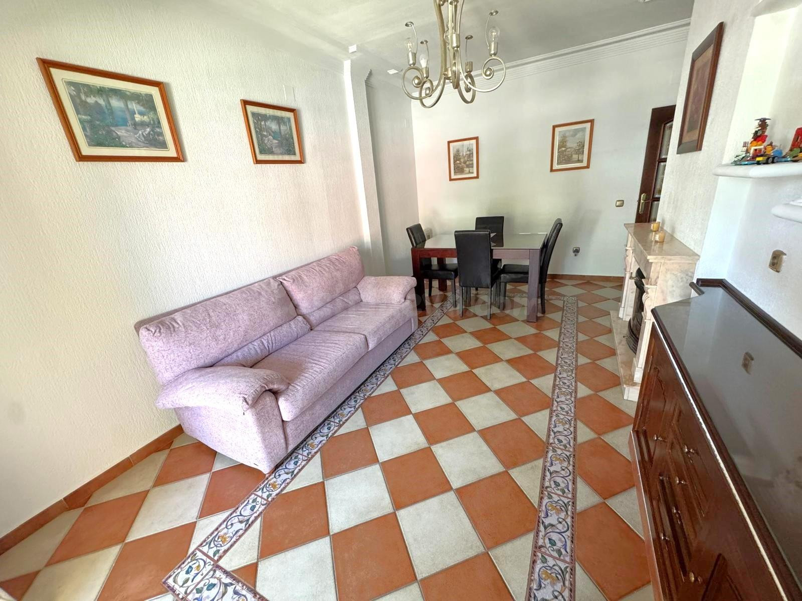 Magnífica vivienda en Barriada San Sebastián, a solo 350 met - foto 3