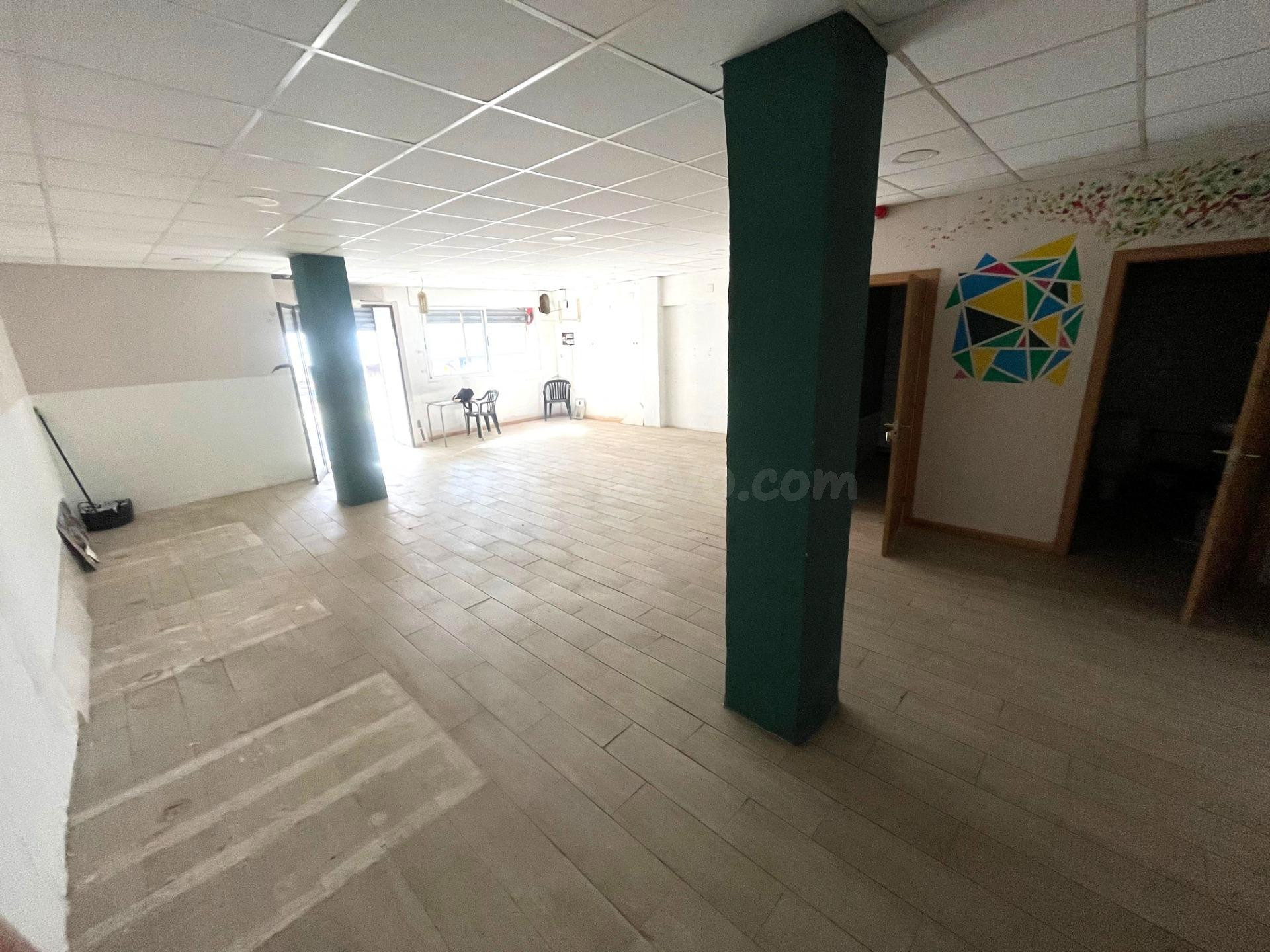 Local comercial 85m² en venta - Laguna de El Portil - foto 3