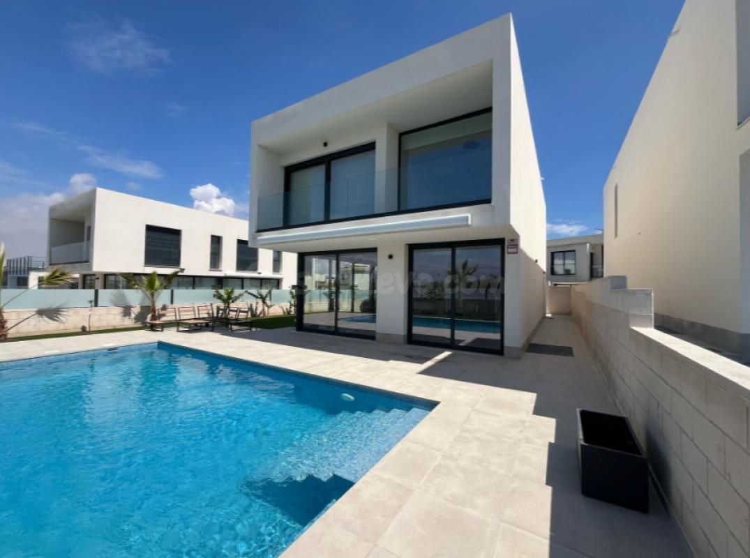 Villa 4 habitaciones 261m² en venta - Avda. mediterraneo