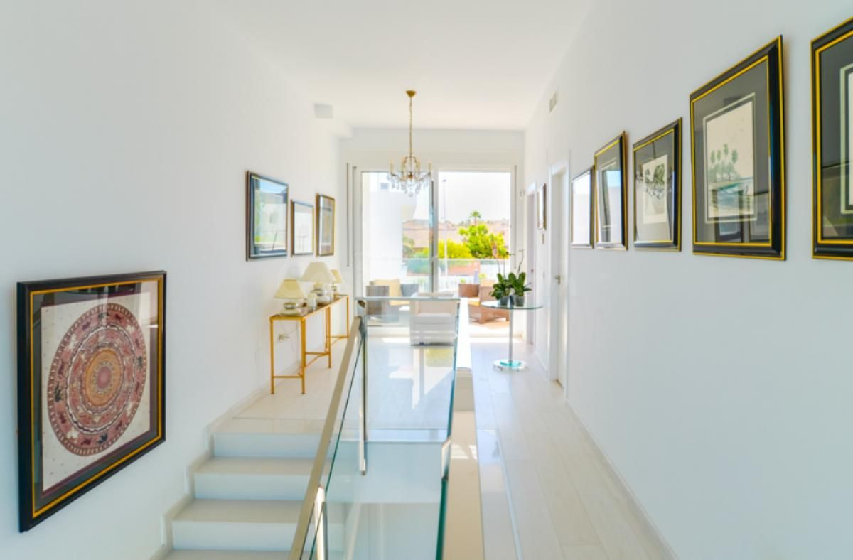 Villa 4 habitaciones 261m² en venta - Avda. mediterraneo - foto 3