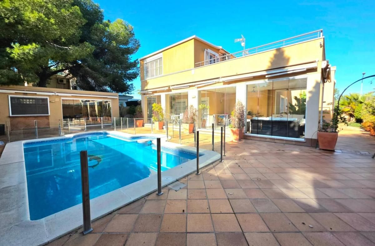 Villa 5 habitaciones 265m² en venta - Altos de Campoamor