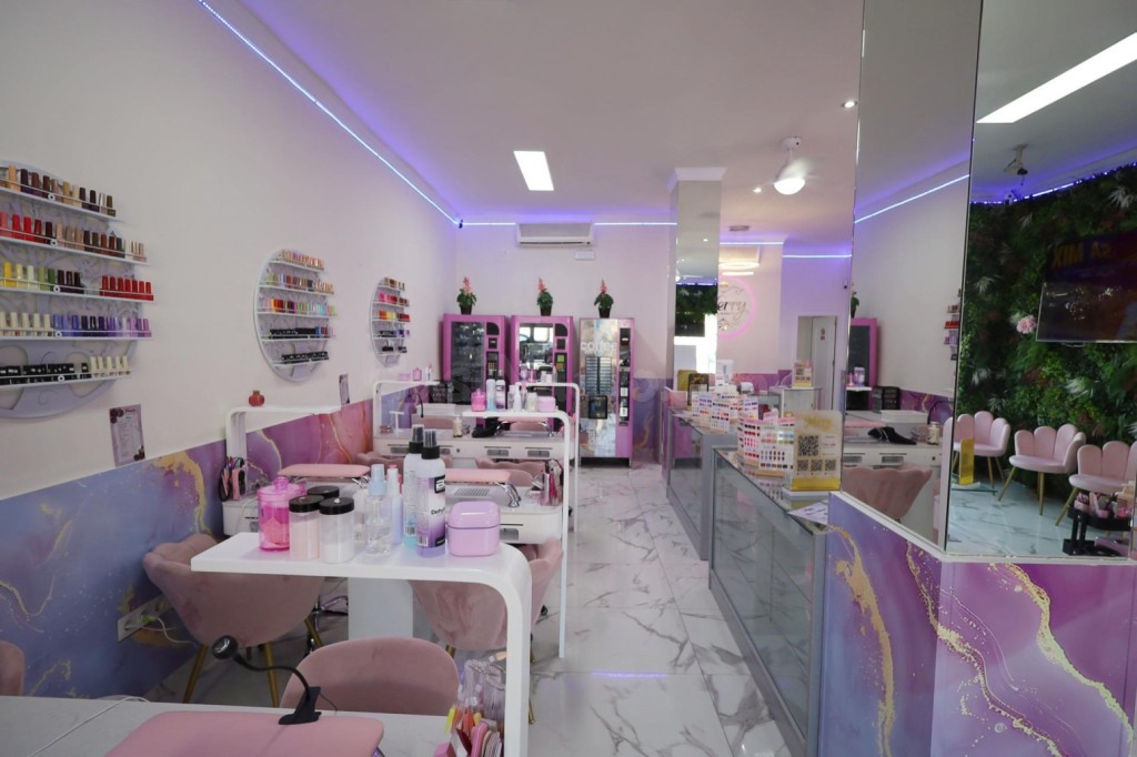 Local comercial en Venta en Benalmadena Málaga - foto 3