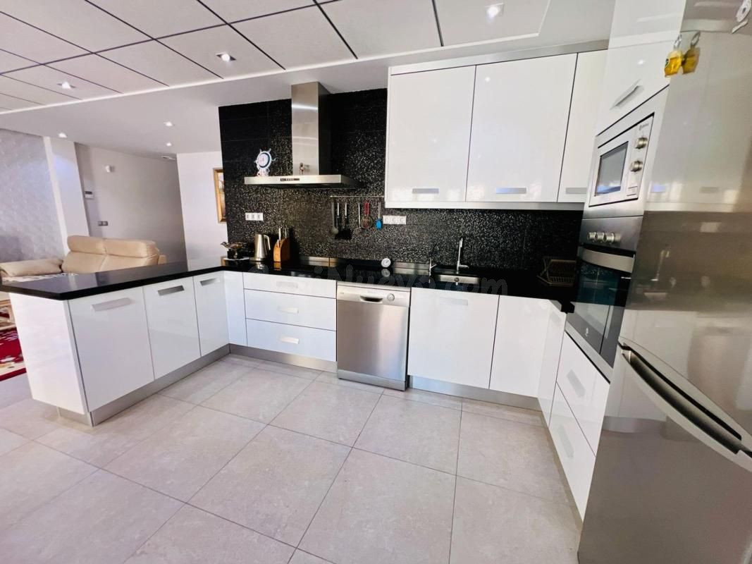 Apartamento 3 habitaciones 111m² en venta - Estacion de auto - foto 4