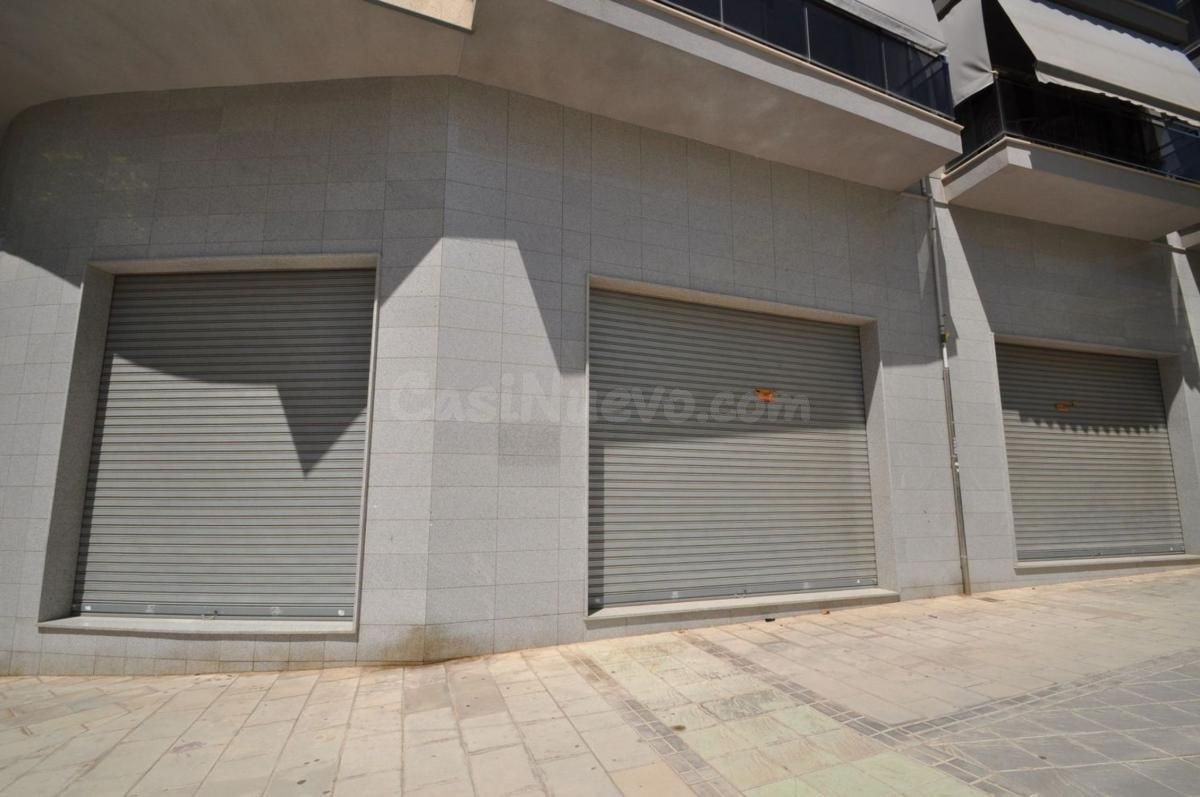 Local comercial 700m² en venta - Club de Campo - foto 2