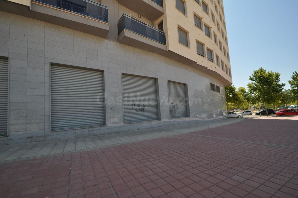 Local comercial 700m² en venta - Club de Campo - foto 5