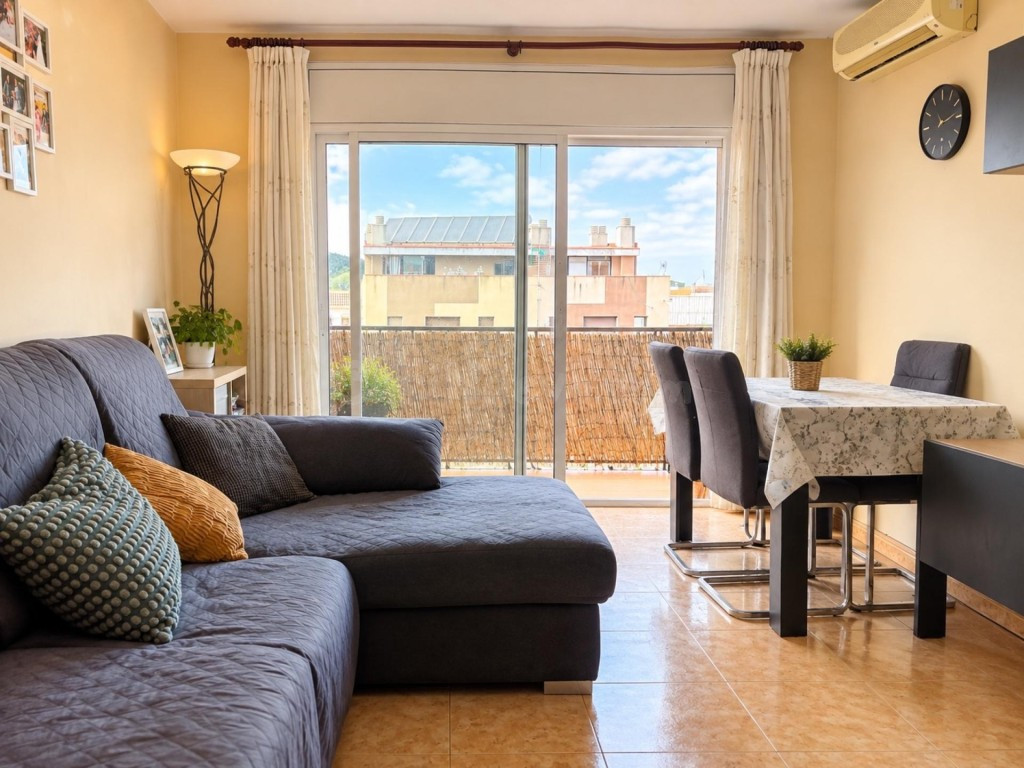 Piso con terraza y balcón en Les Roquetes, Sant Pere de Ribe