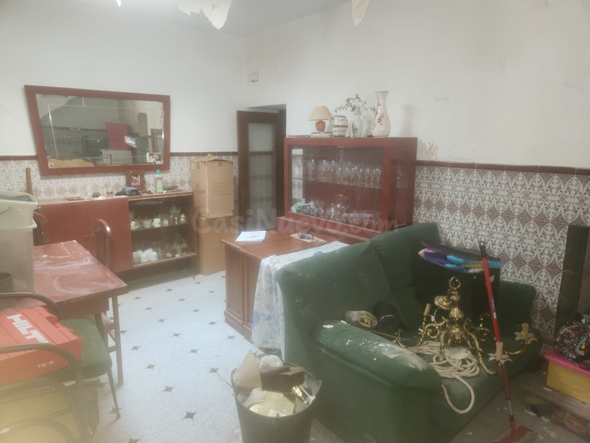 CASA DE DOS PLANTAS EN EL CENTRO CON MULTIPLES POSIBILIDADES - foto 4