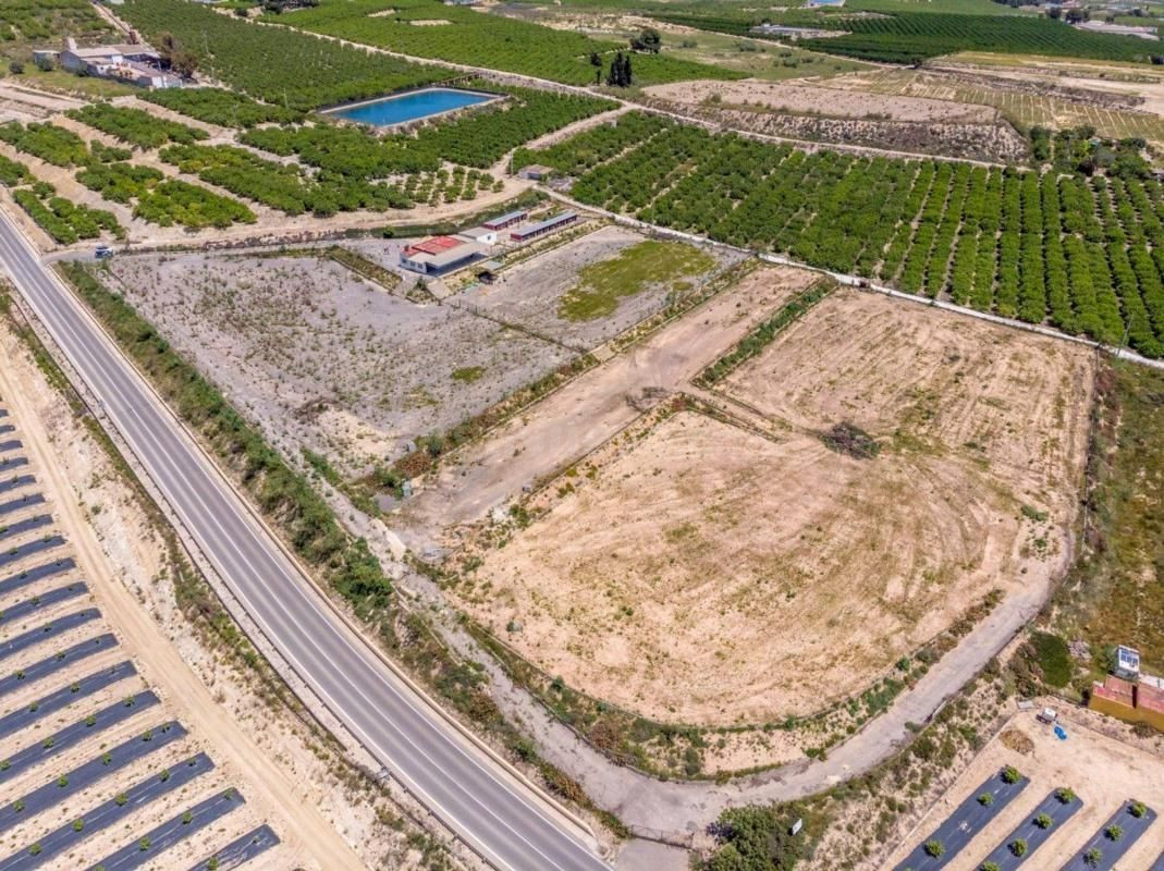 Casa de campo 2 habitaciones 253m² en venta - Comunidad vale
