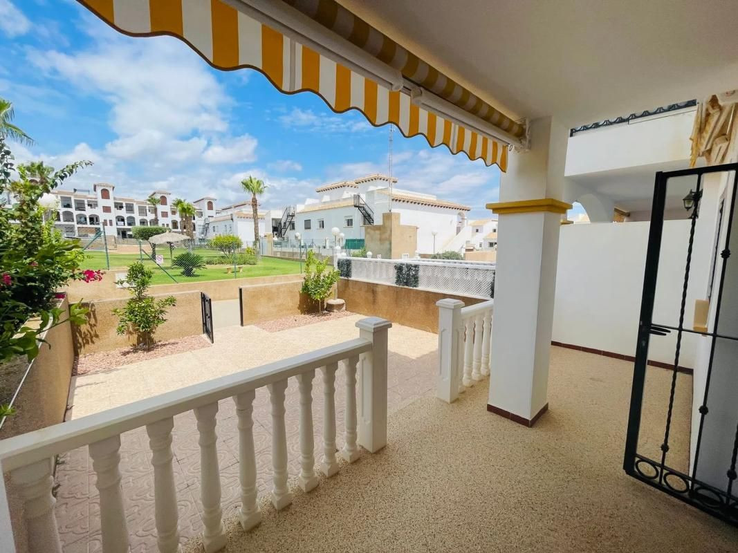 Adosado 2 habitaciones 101m² en venta - Punta Prima - foto 2