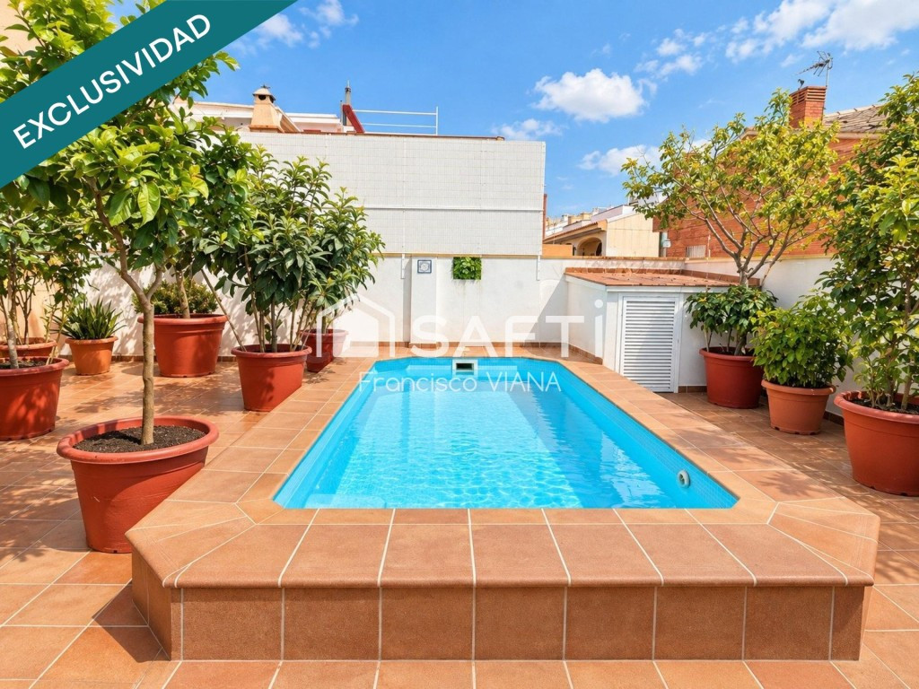 Gran casa con piscina, garaje y mucho espacio