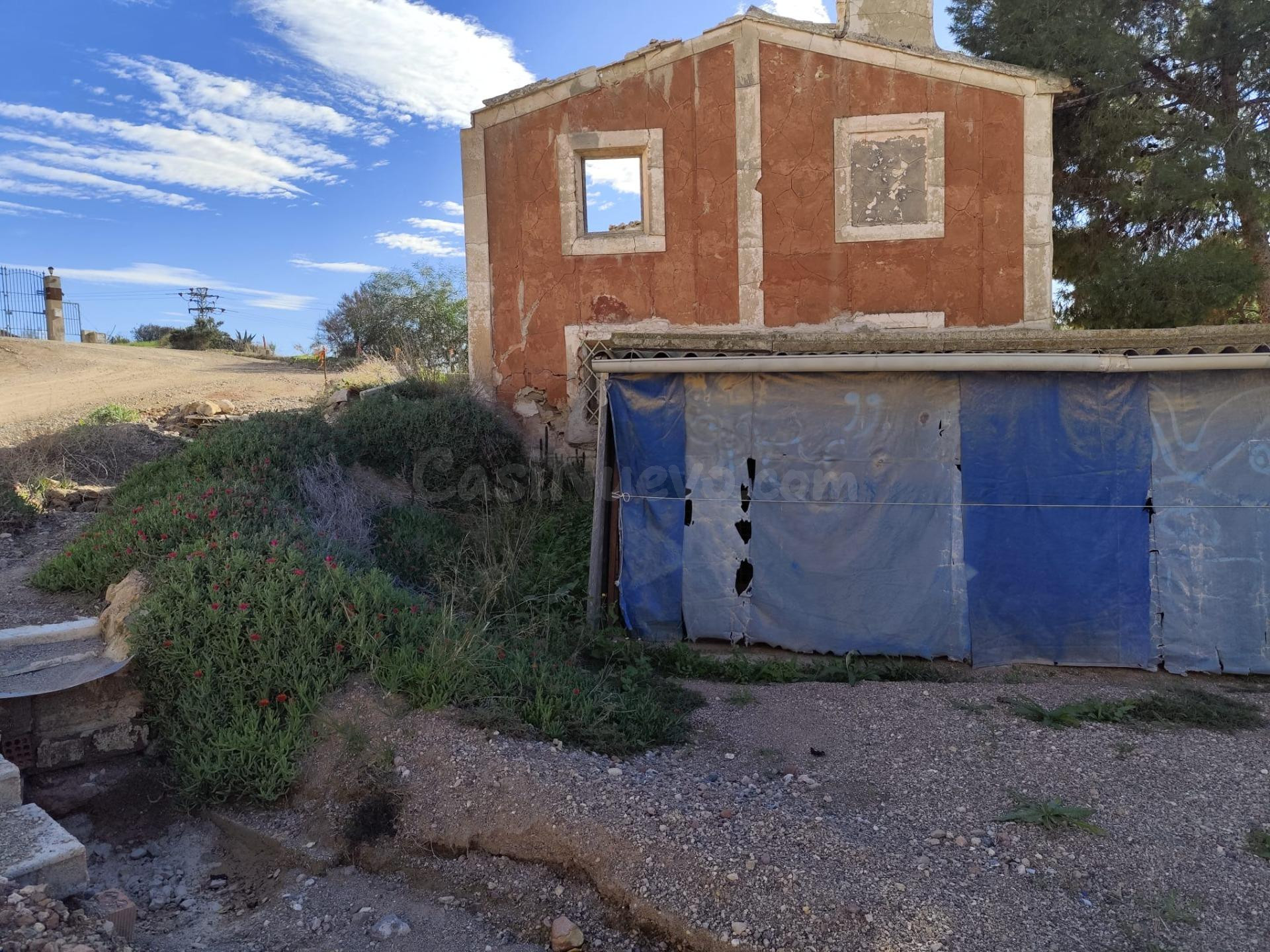 Casa con Terreno para Reformar en Totana - foto 4
