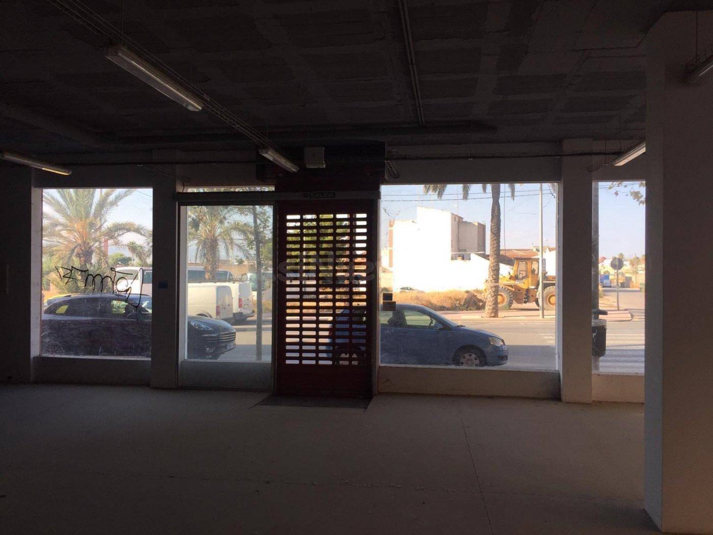 Local comercial 710m² en venta - Crta. Mazarrón - foto 2