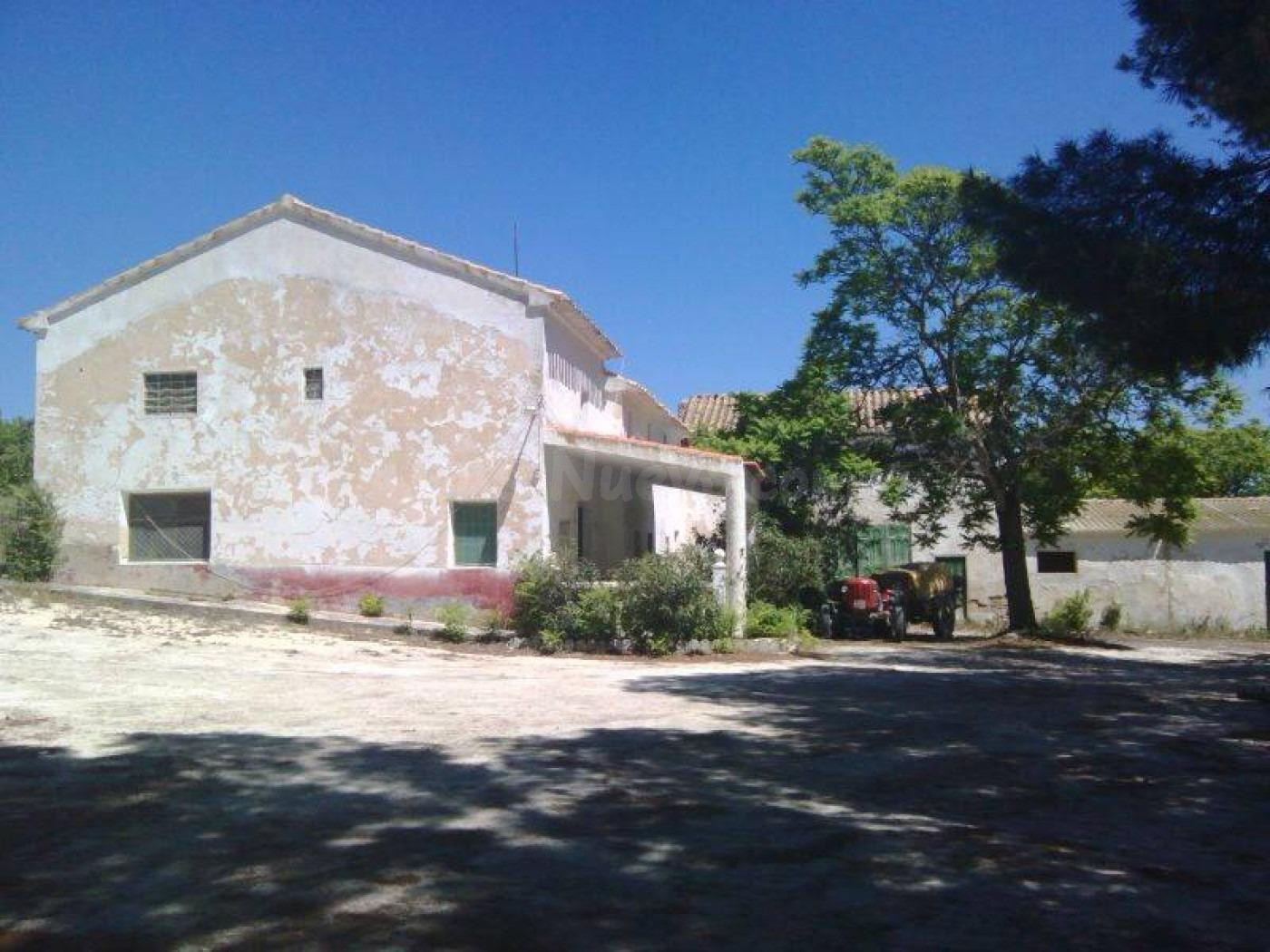 Finca Rustica con Casas y Almendros en Producción en Moratal - foto 2