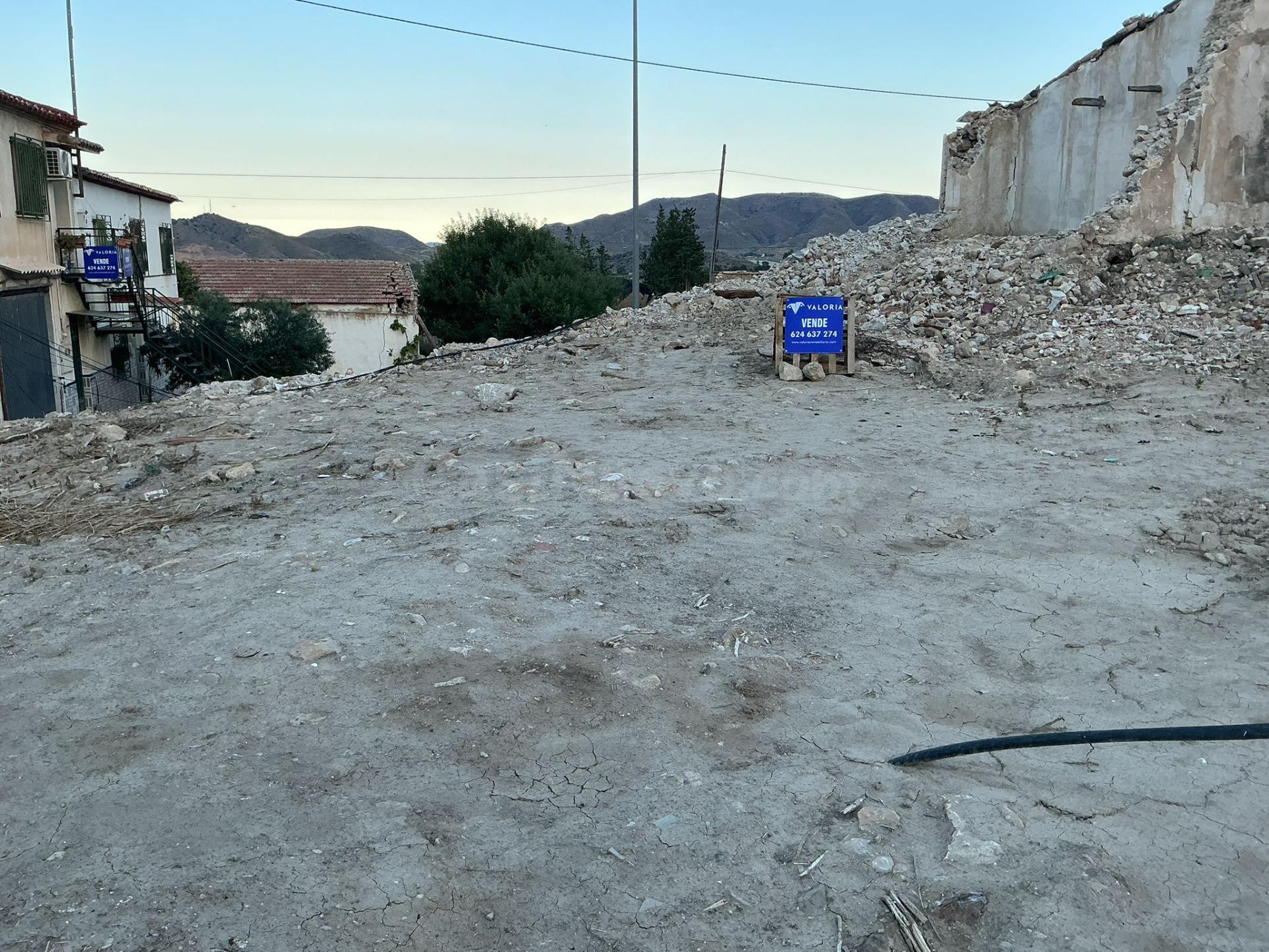 SOLAR URBANO EN PUERTO LUMBRERAS