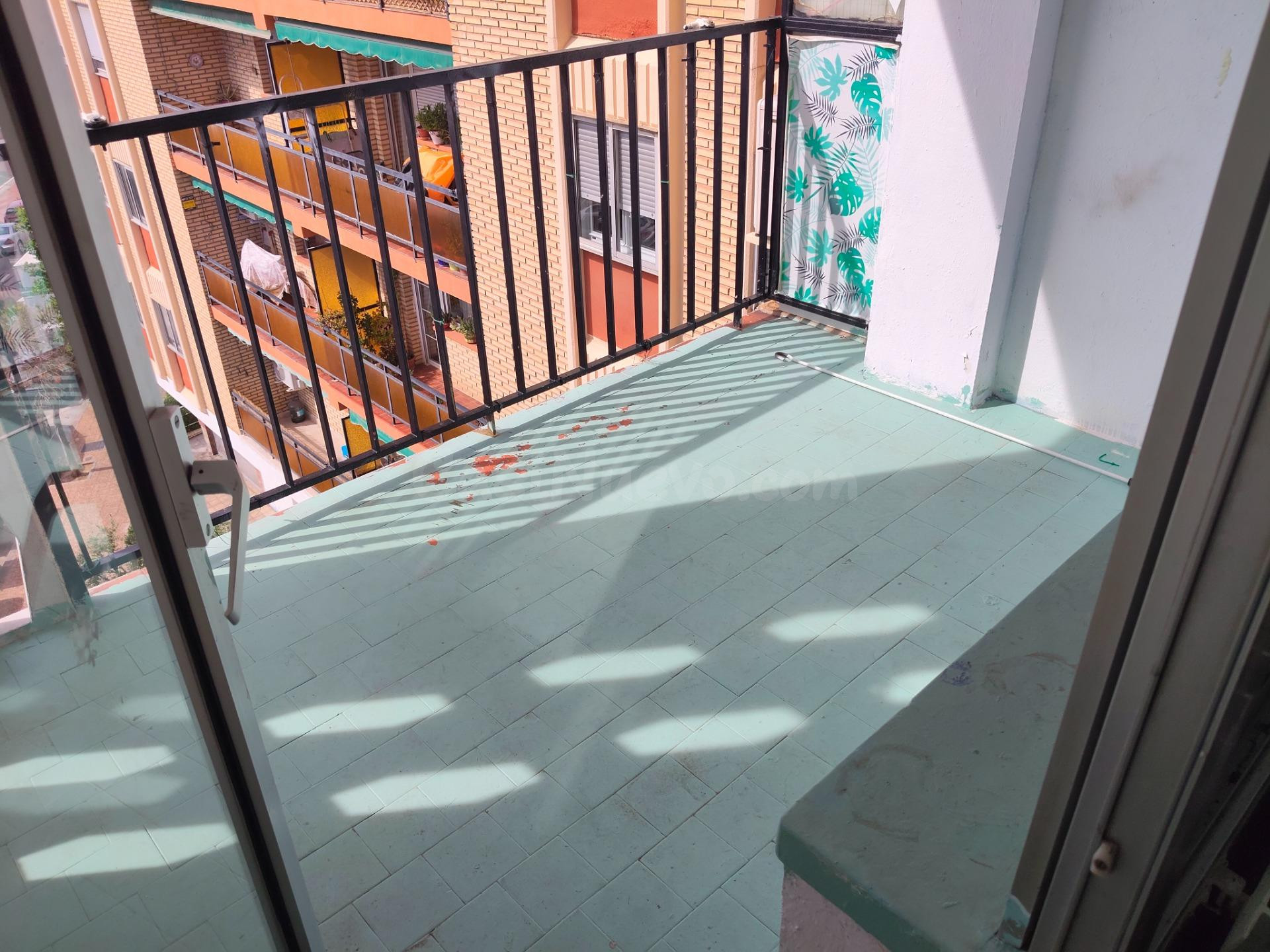 SE VENDE PISO EN VIA HISPANIDAD - foto 4