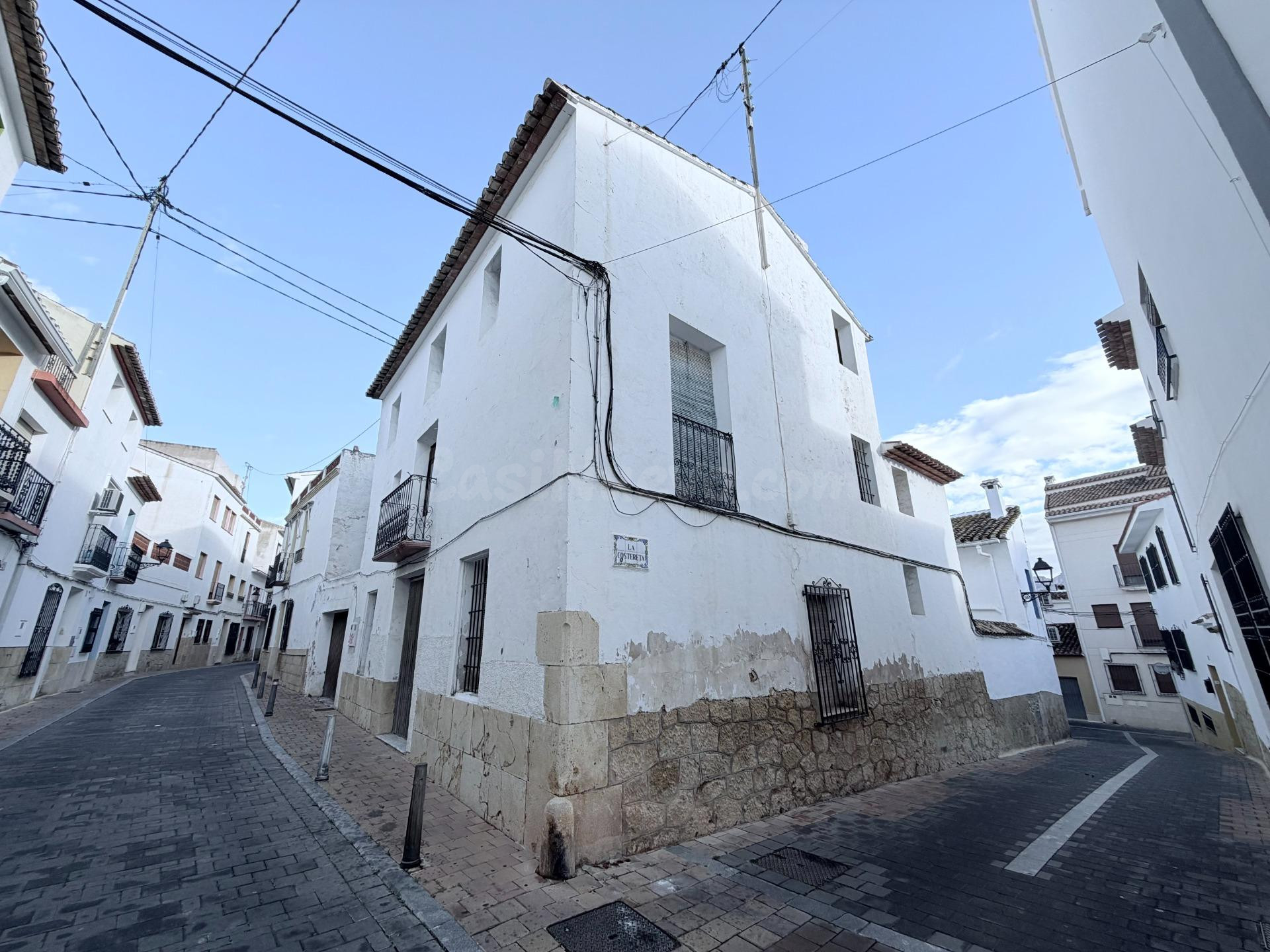 Crea la casa de tus sueños en pleno centro de La Nucía